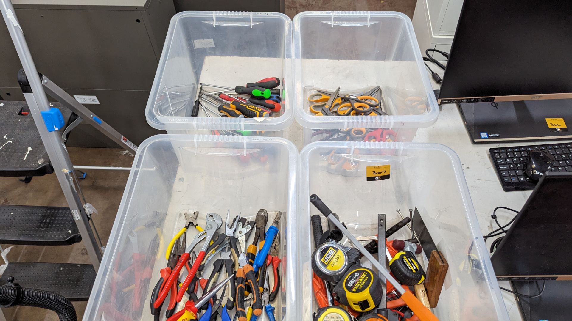 Contents of 4 tubs of tape measures, screwdrivers, hand tools & pliers - Image 8 of 8