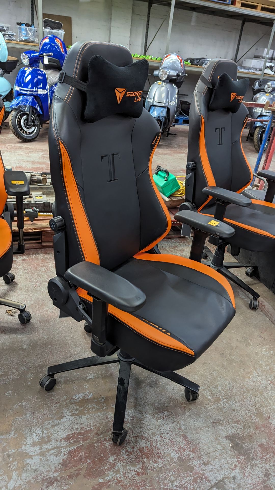 Secretlab Titan 2020 gaming chair - Image 5 of 13