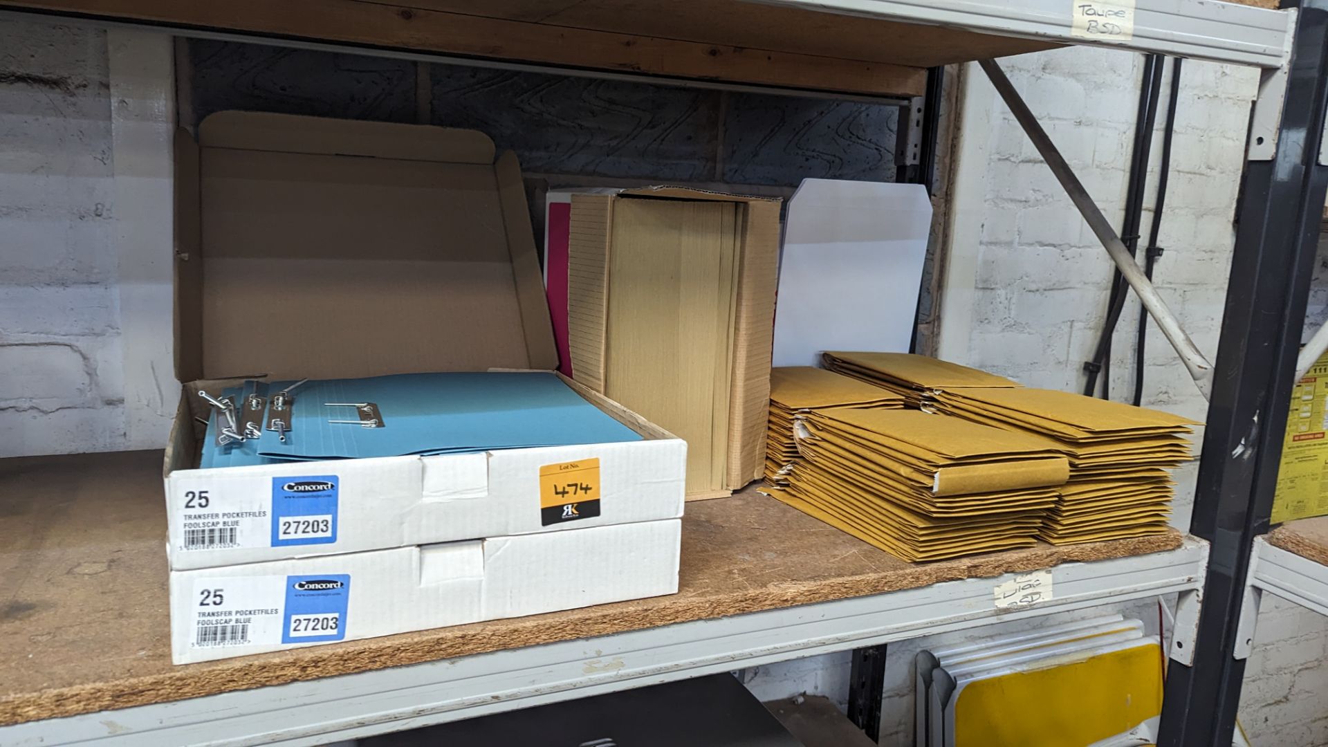 Mixed office supply lot comprising folders, envelopes including padded & more - Image 3 of 7