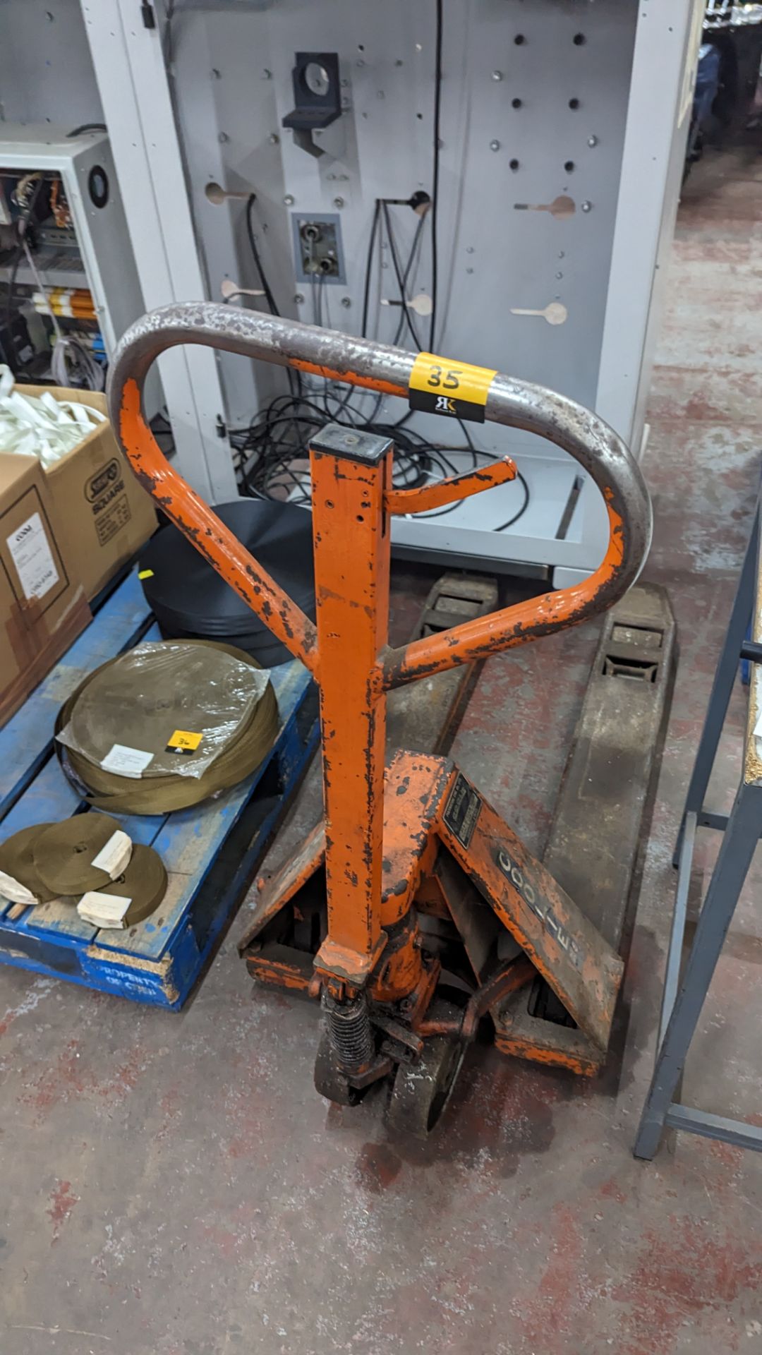 2 ton pallet truck - Image 2 of 6