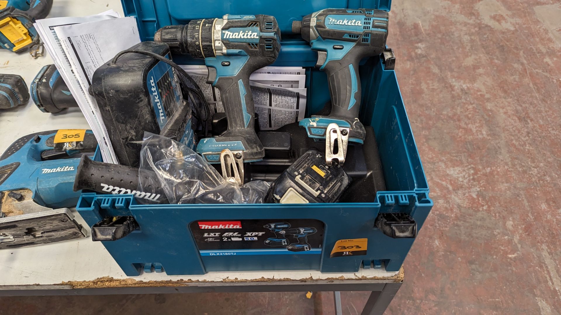 Makita twin cordless drill/driver set including case, battery & charger. NB we cannot be certain if - Image 2 of 14