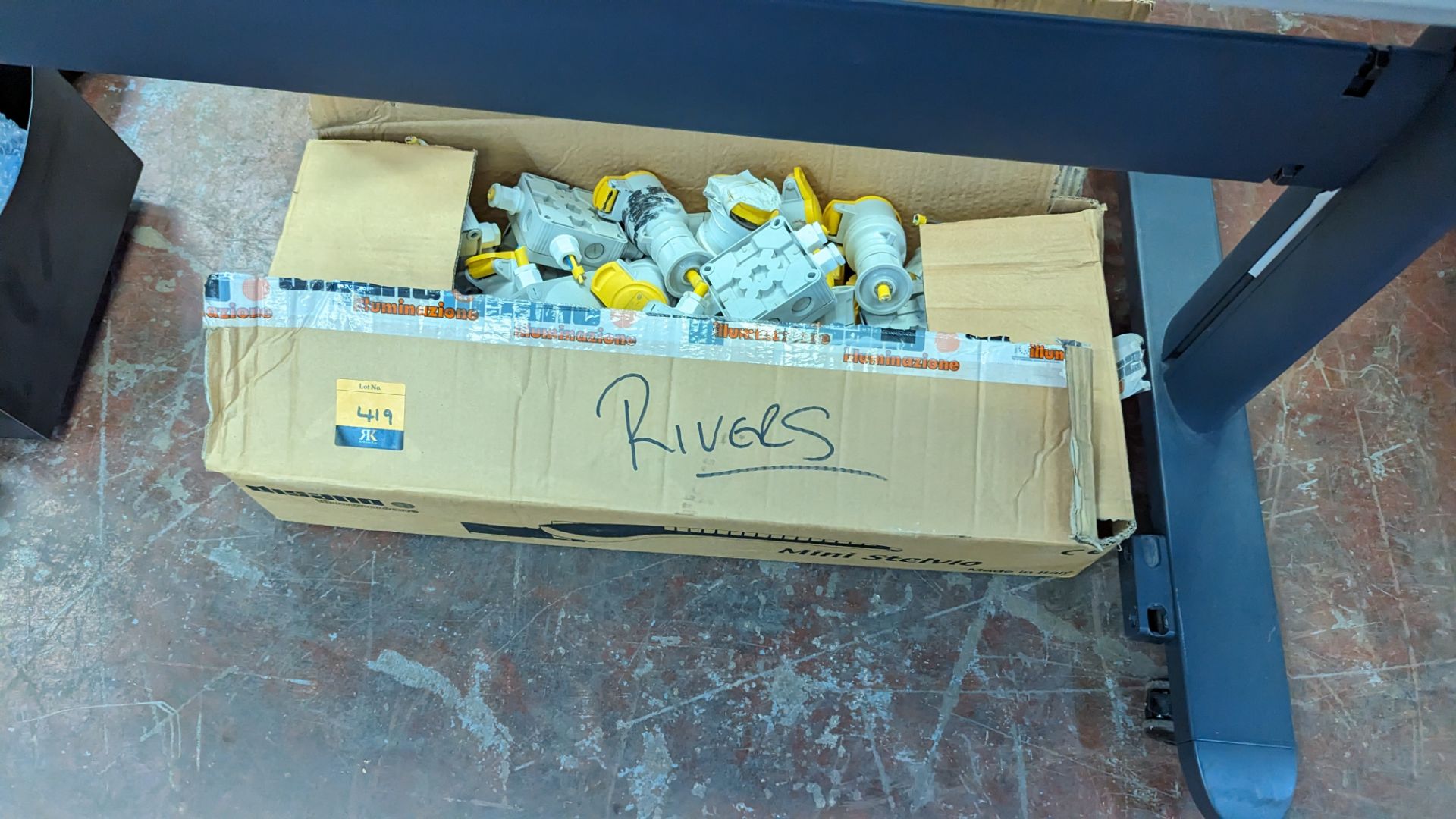 Box of electrical plugs, junction boxes & similar - Image 3 of 5