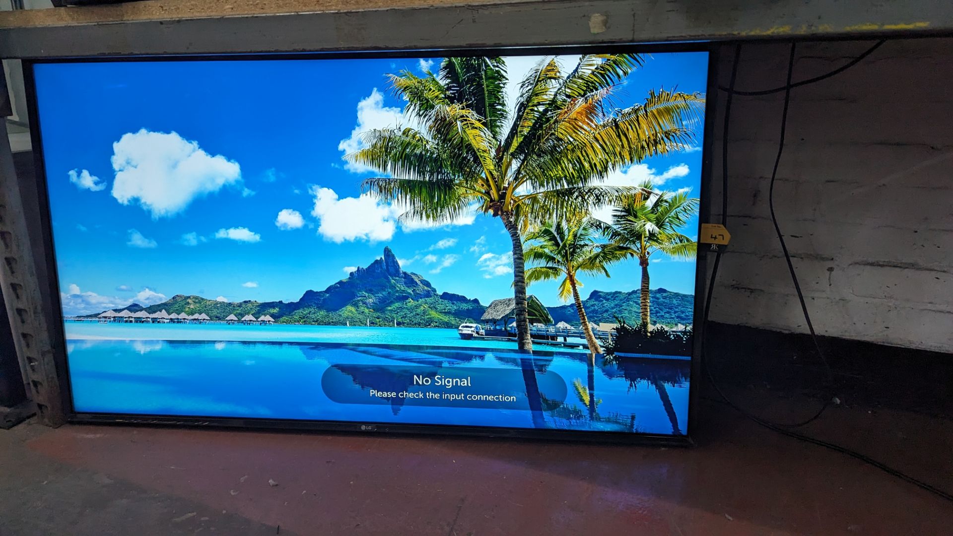 LG 55" widescreen TV model 55U5630V. NB no desk stand or remote control - Image 3 of 13