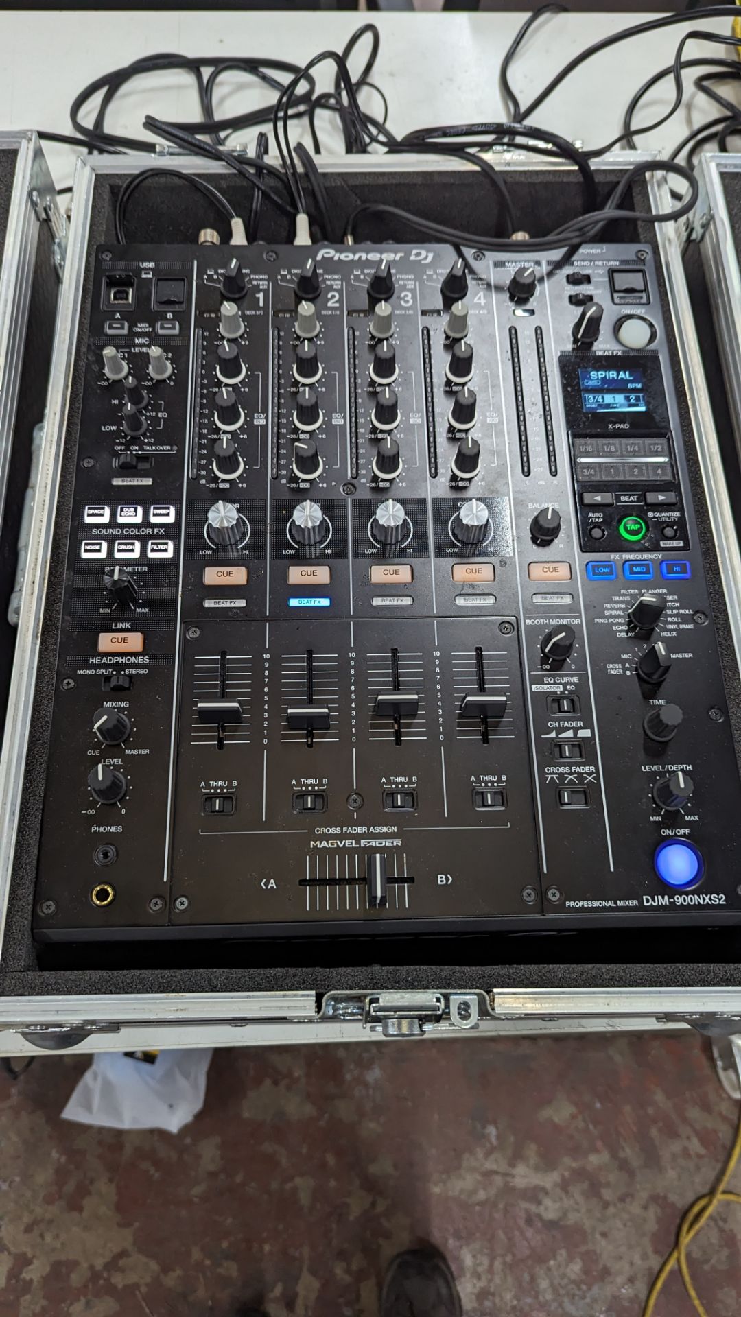 Pioneer Pro DJ package: DJM-900NXS2 Mixer & 2x DJM-900NXS2 multi players - Image 6 of 55