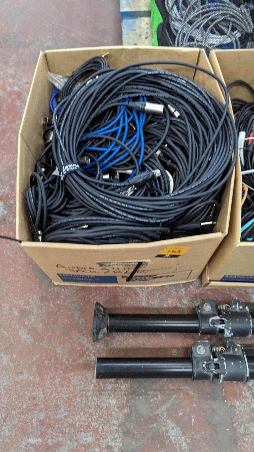 Box of XLR to 1/4" jack cables, most Starquad - Image 2 of 8
