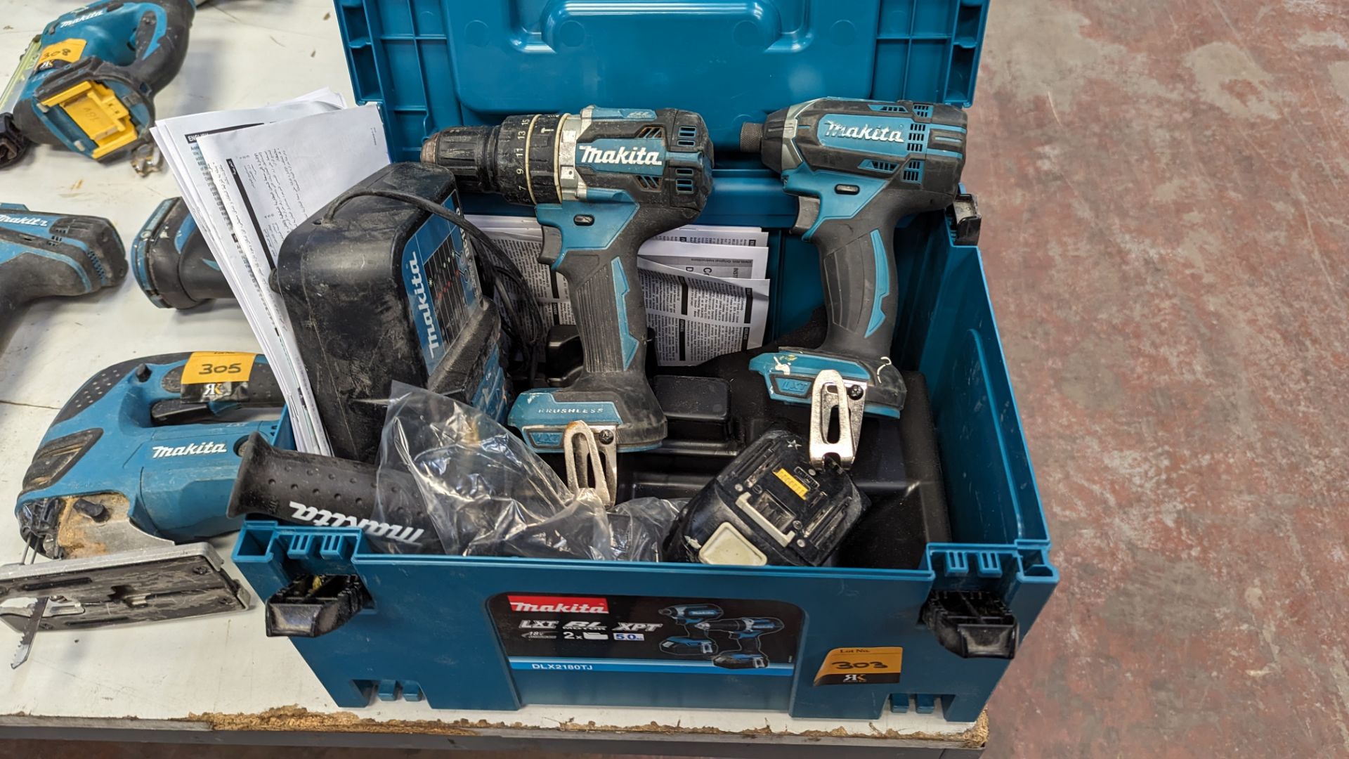 Makita twin cordless drill/driver set including case, battery & charger. NB we cannot be certain if