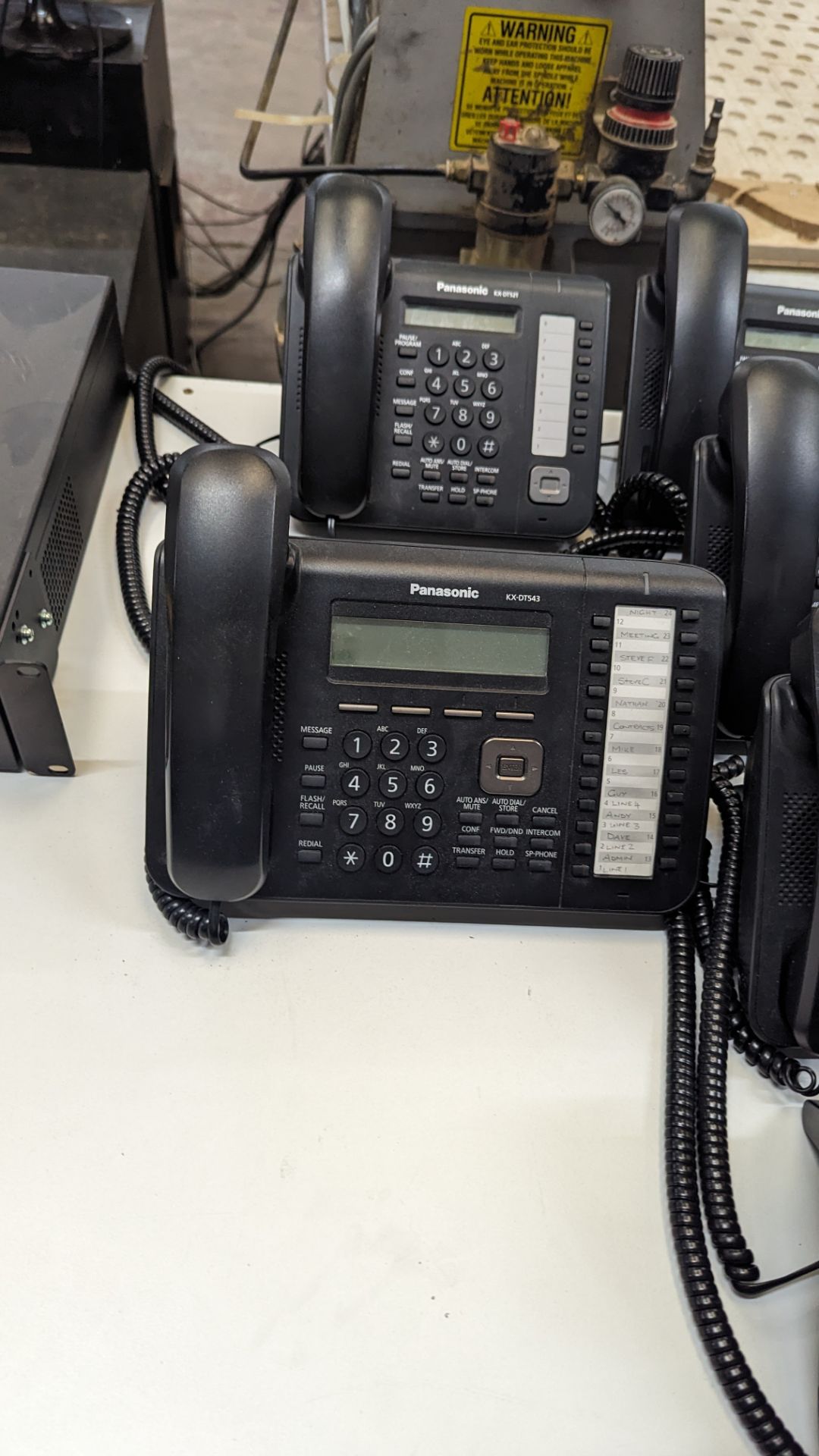 Panasonic telephone system comprising model KX-NS700 phone system, 9 off model KX-DT521 handsets & 1 - Image 7 of 12