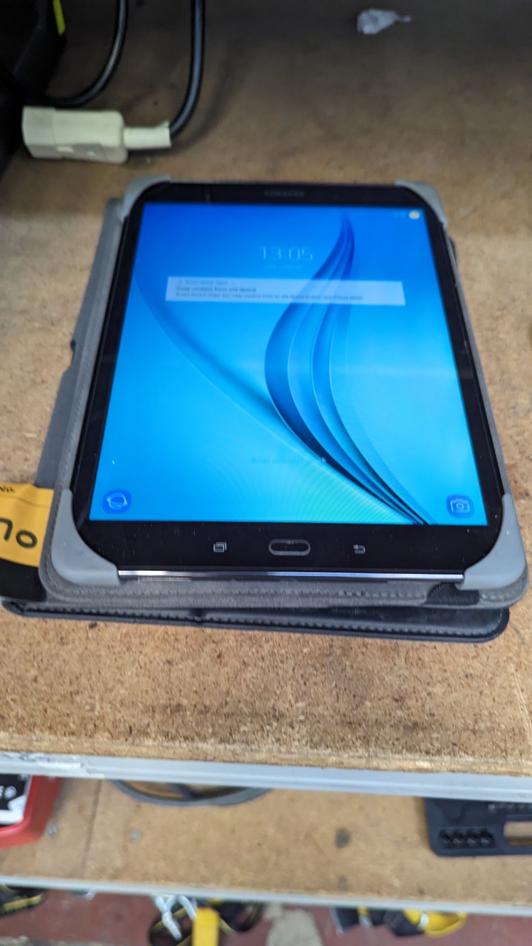 Samsung Galaxy tablet - Image 4 of 8