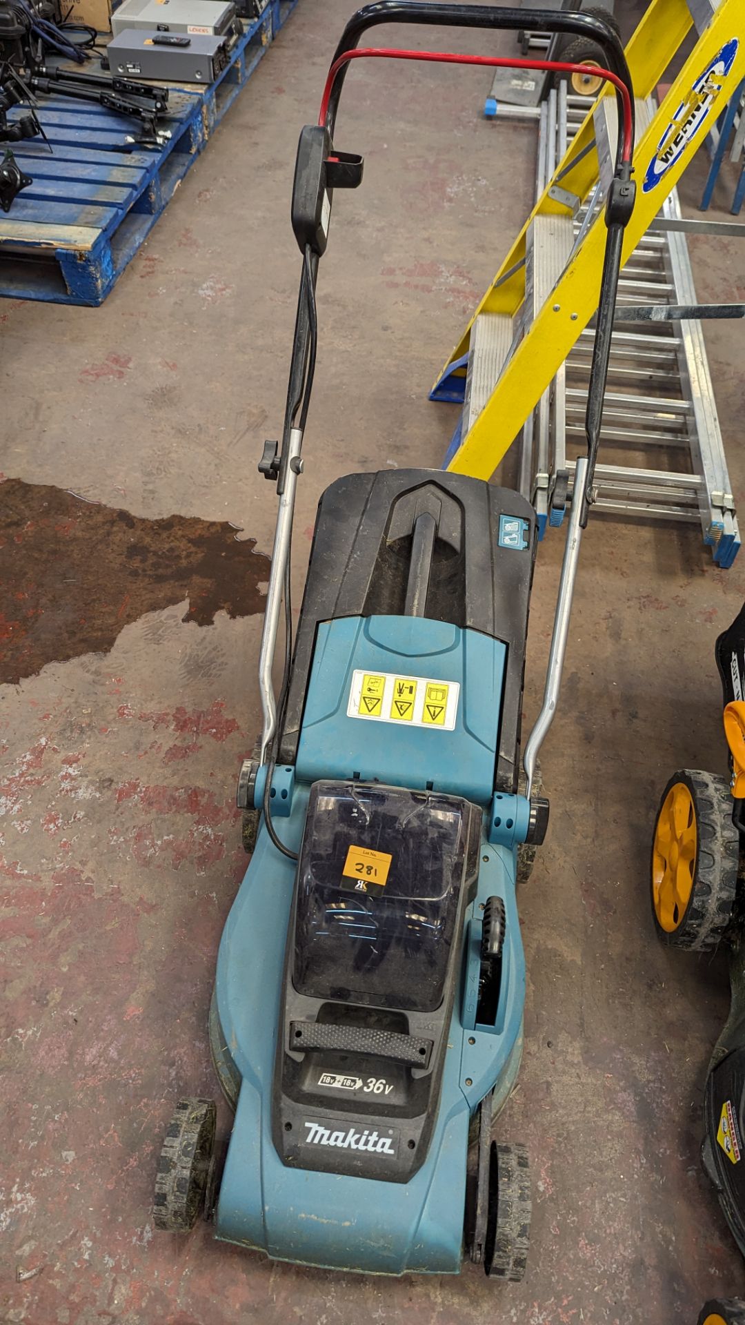 Makita 36V lawnmower. NB no batteries or charger - Image 6 of 12