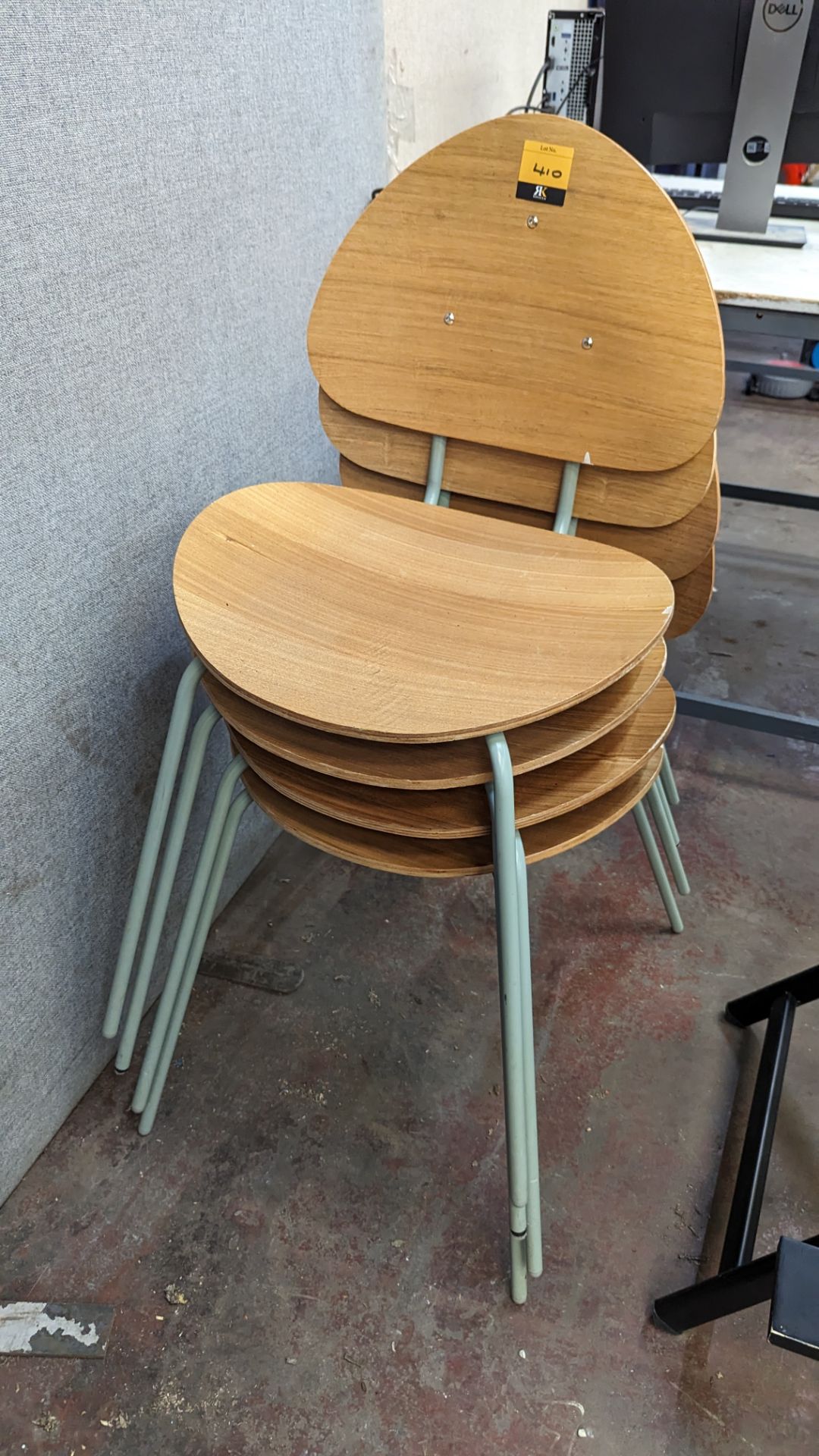 Set of 4 matching stacking chairs - Image 2 of 5