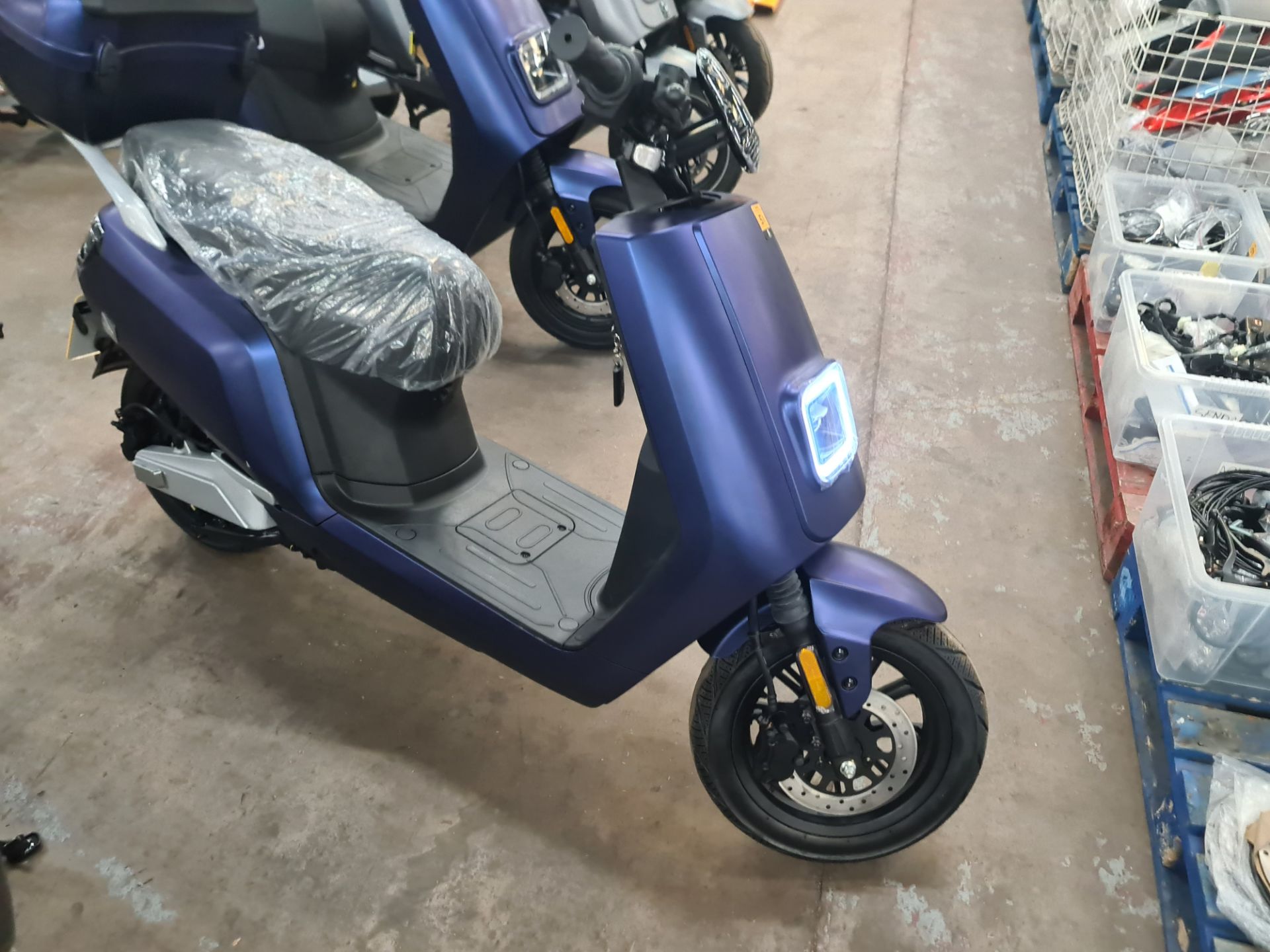 LO23 XJF Senda 3000 dual battery electric moped, colour: blue, 50cc equivalent, 30mph top speed, 90 - Image 6 of 22