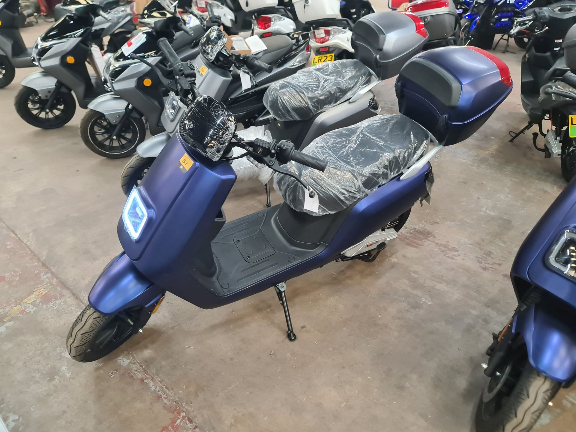 LO23 XJF Senda 3000 dual battery electric moped, colour: blue, 50cc equivalent, 30mph top speed, 90