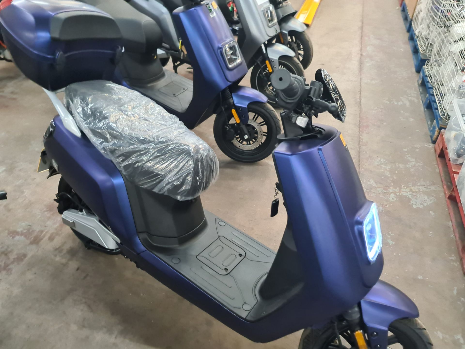 LO23 XJF Senda 3000 dual battery electric moped, colour: blue, 50cc equivalent, 30mph top speed, 90 - Image 7 of 22