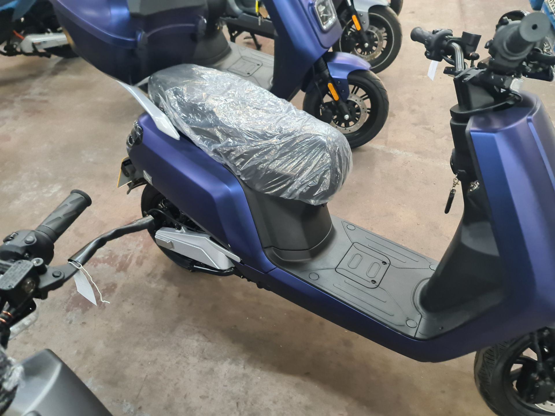 LO23 XJF Senda 3000 dual battery electric moped, colour: blue, 50cc equivalent, 30mph top speed, 90 - Image 8 of 22