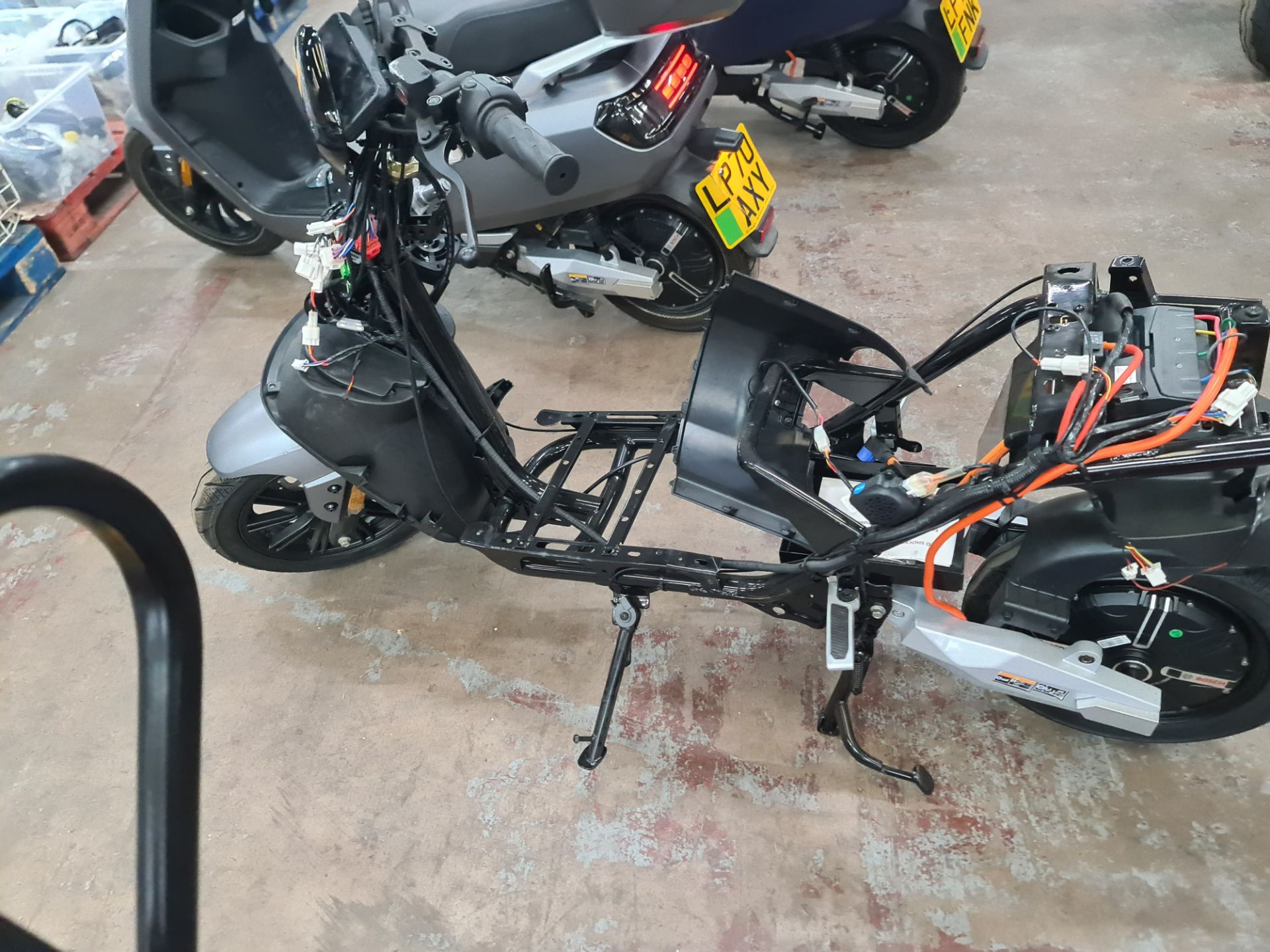 Senda 3000 dual battery electric moped - frame only, Non-runner. - Image 12 of 12