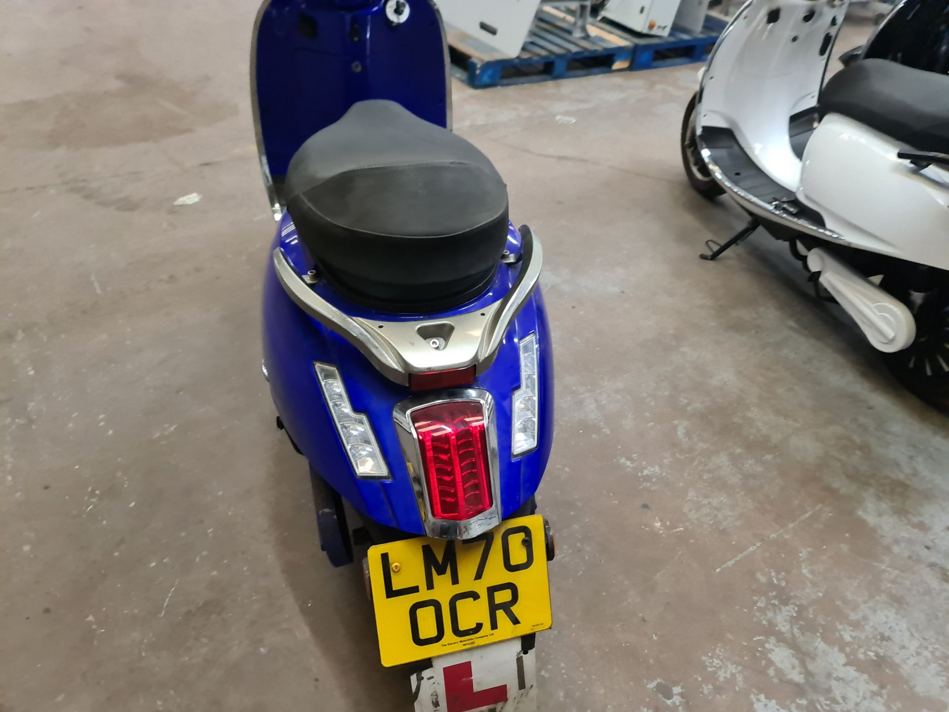 LM70 OCR Ultra 4000 electric scooter, non-runner, Colour: blue, 125cc equivalent, 50mph top speed, 5 - Image 17 of 25