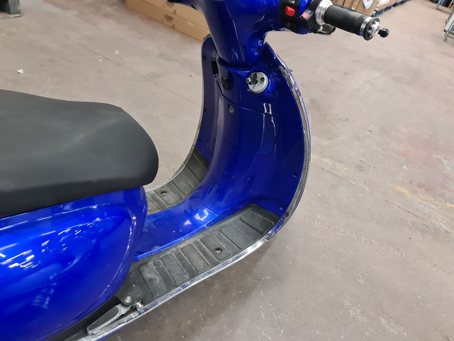 LM70 OCR Ultra 4000 electric scooter, non-runner, Colour: blue, 125cc equivalent, 50mph top speed, 5 - Image 11 of 25