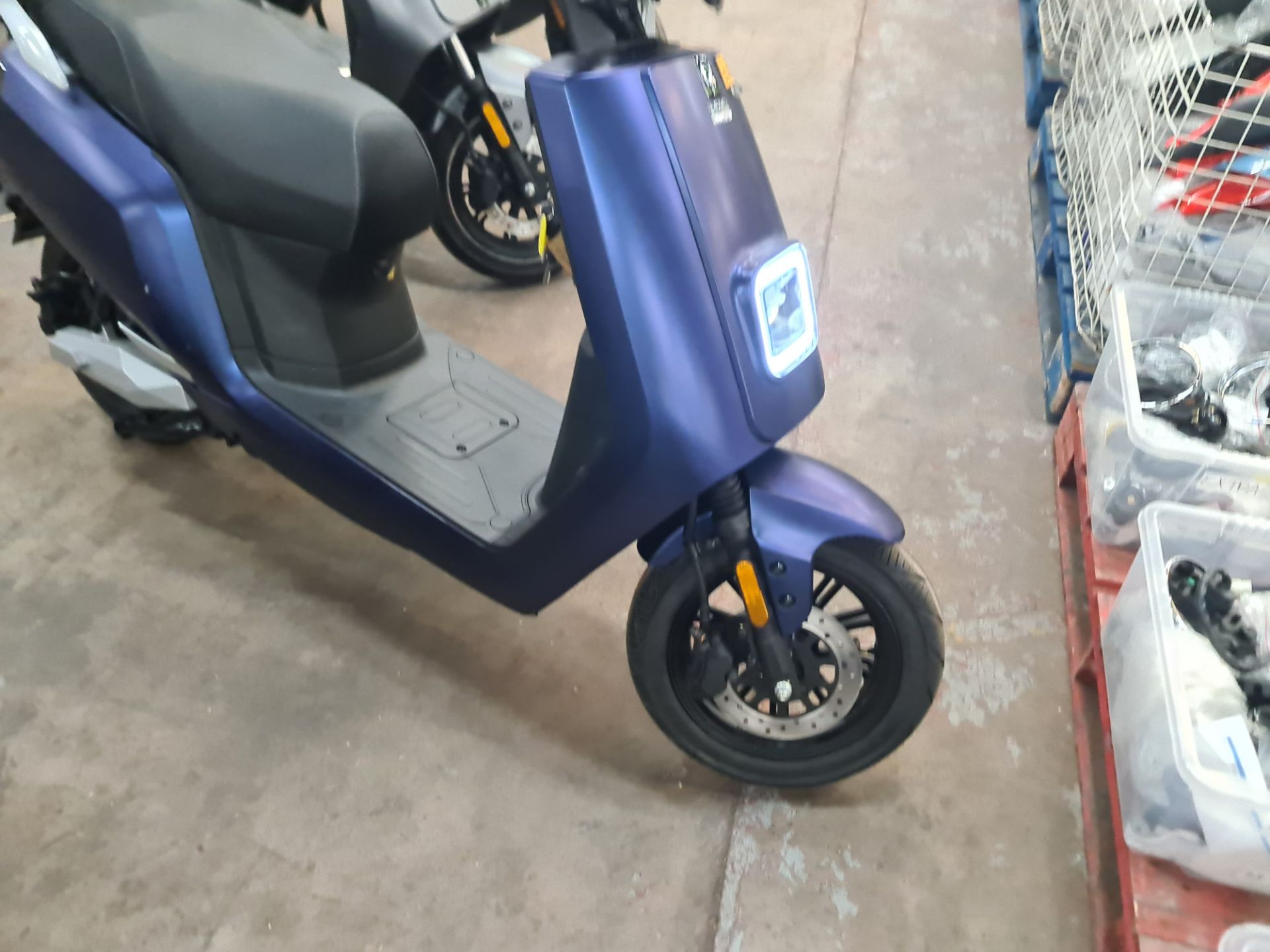 Senda 3000 dual battery electric moped, colour: blue, 50cc equivalent, 30mph top speed, 90 mile rang - Image 6 of 21