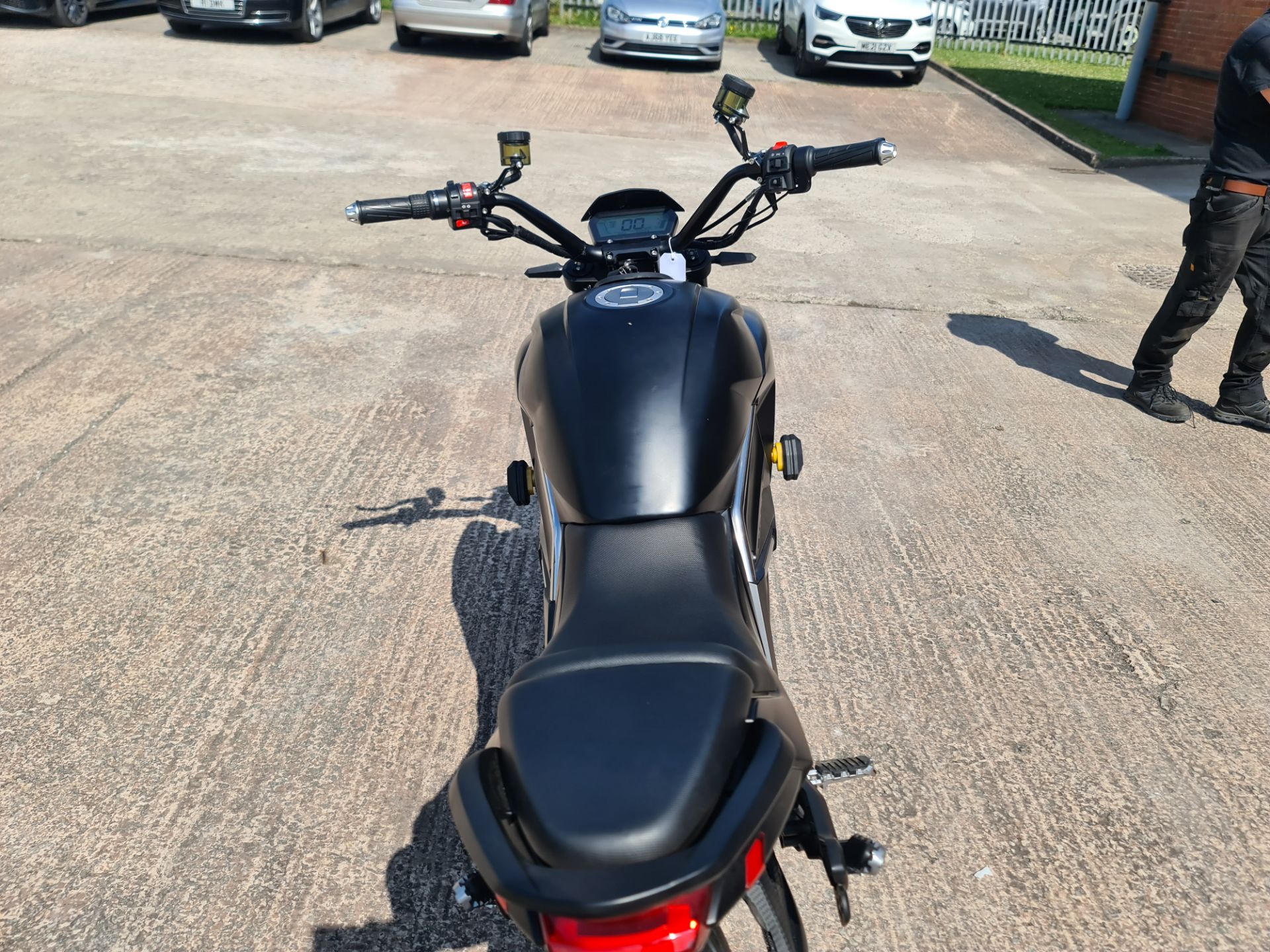 Electric motorbike, colour: black. Recorded kms: 3. Very little is known about this bike. We under - Image 16 of 24