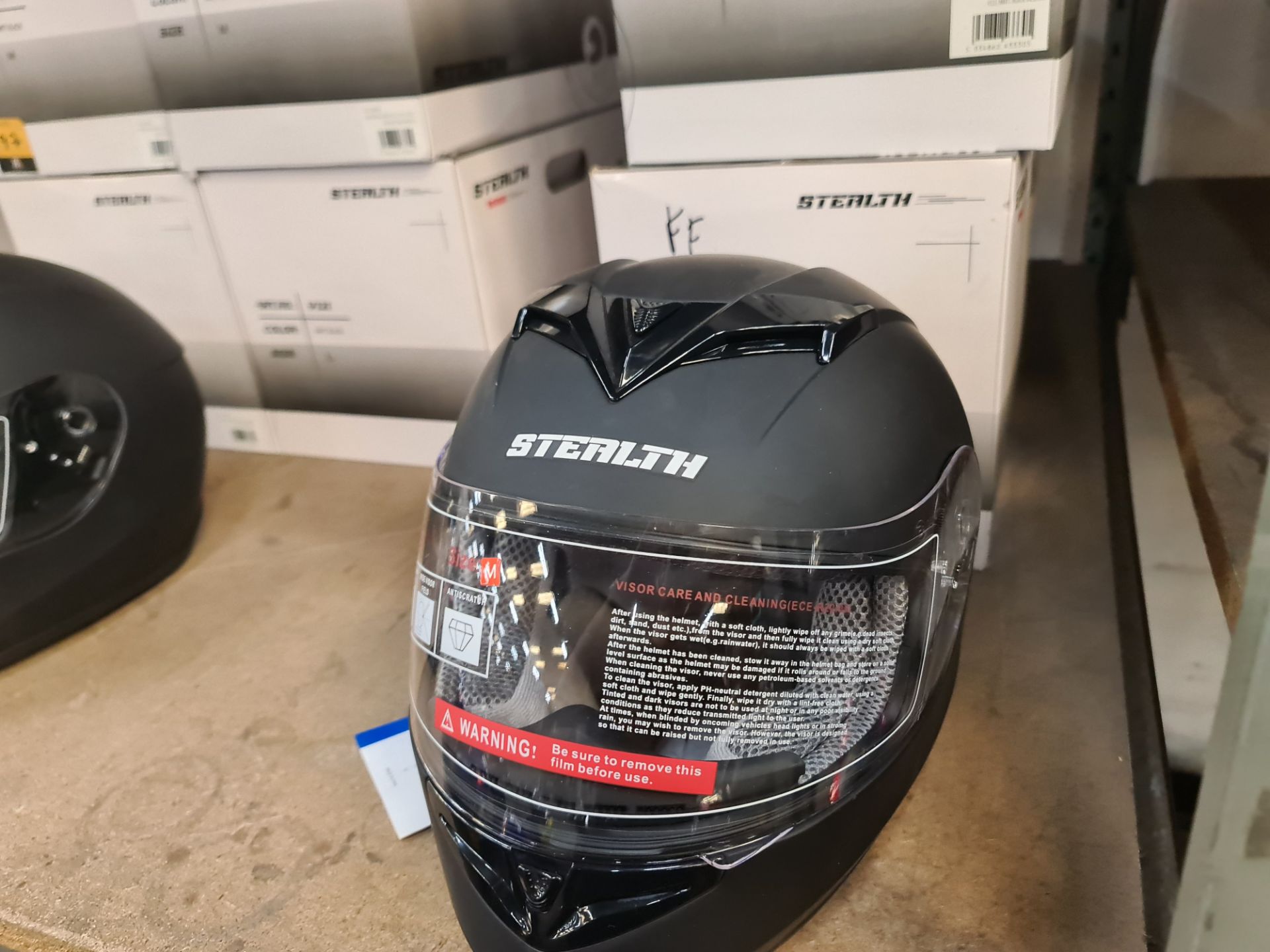 4 off Stealth V121 matt black helmets - 2xM, 2xL - Image 5 of 9