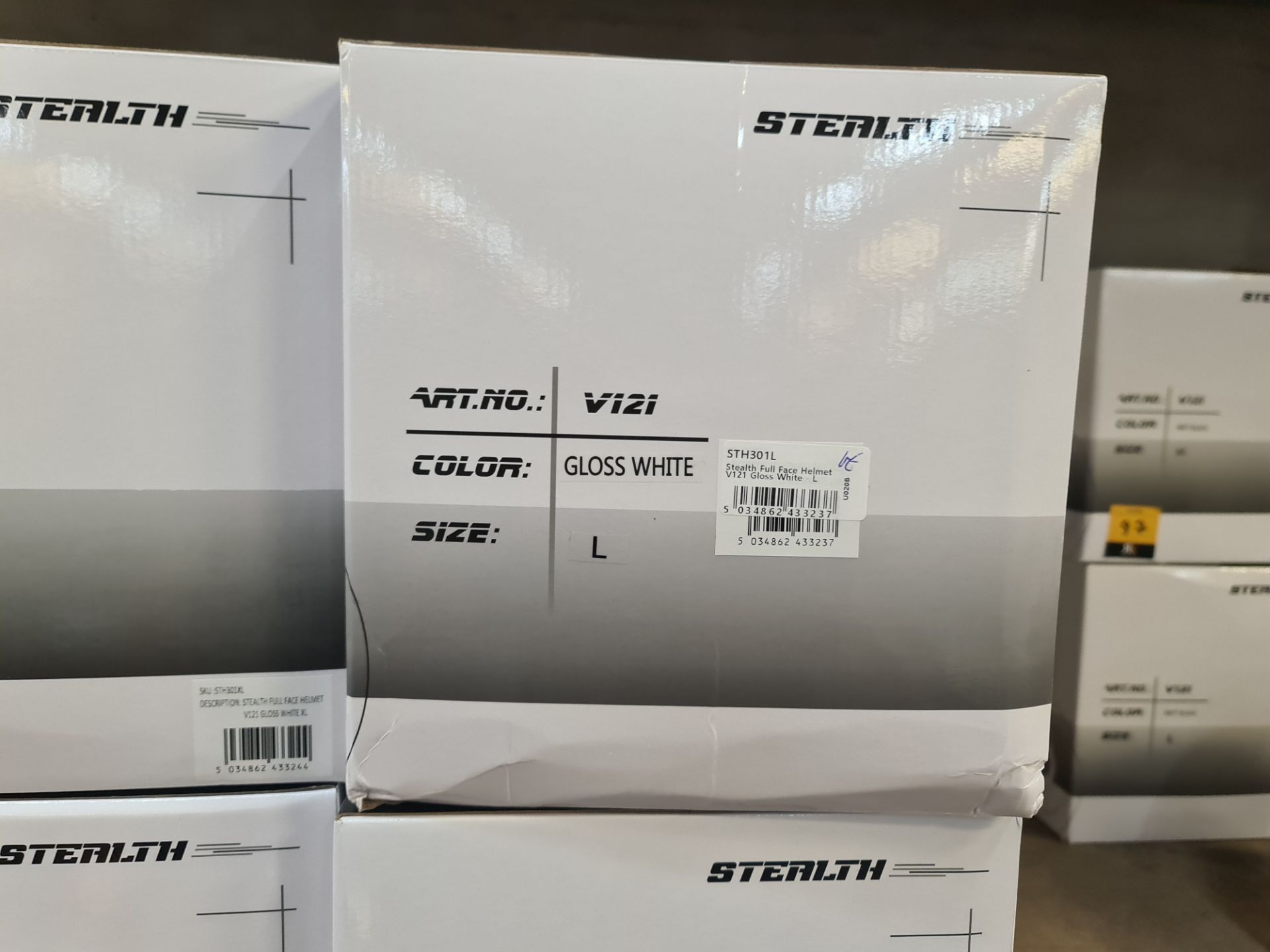 4 off Stealth V121 gloss white helmets - 1 each of S, M, L & XL - Image 3 of 4