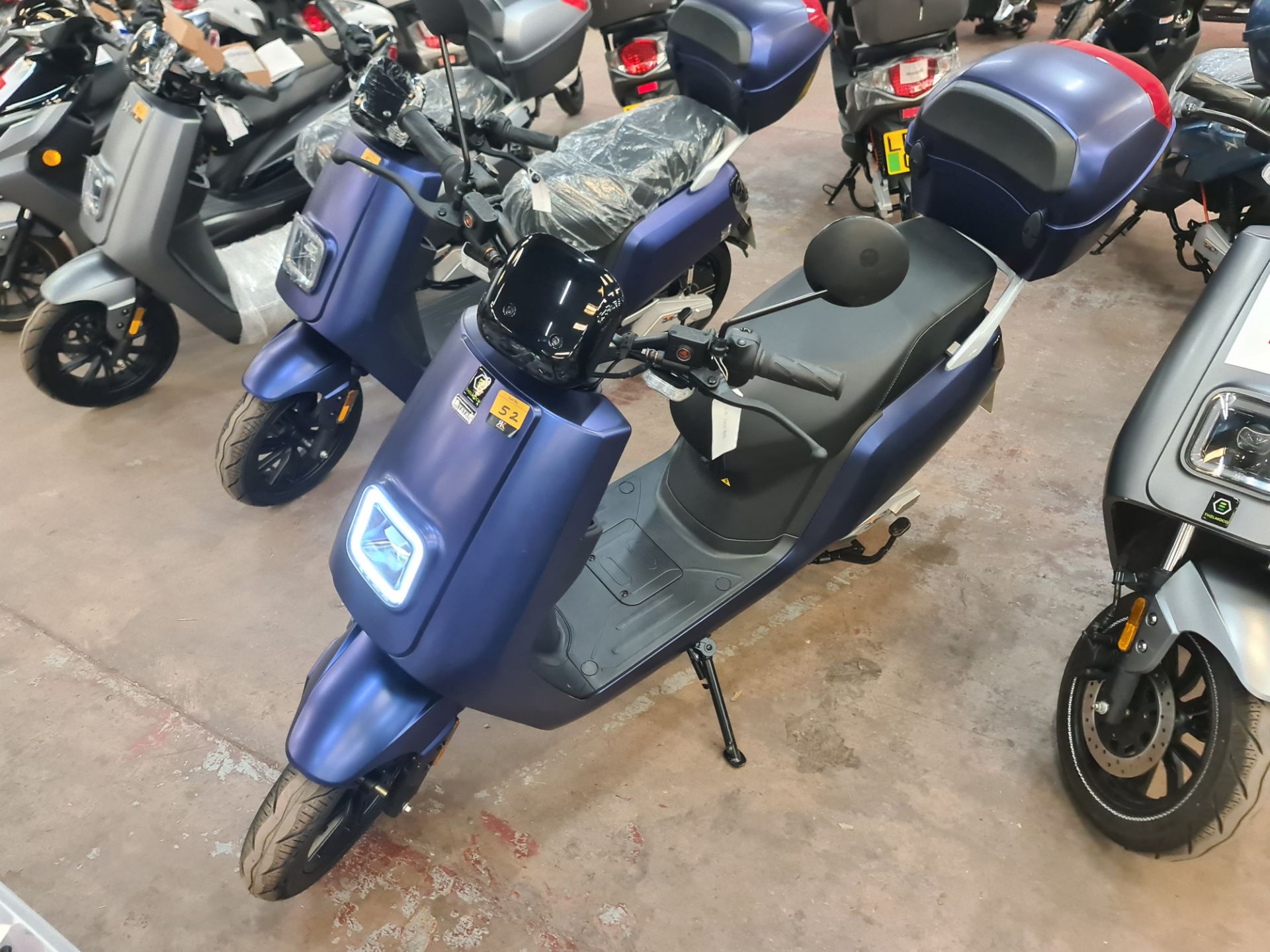 Senda 3000 dual battery electric moped, colour: blue, 50cc equivalent, 30mph top speed, 90 mile rang