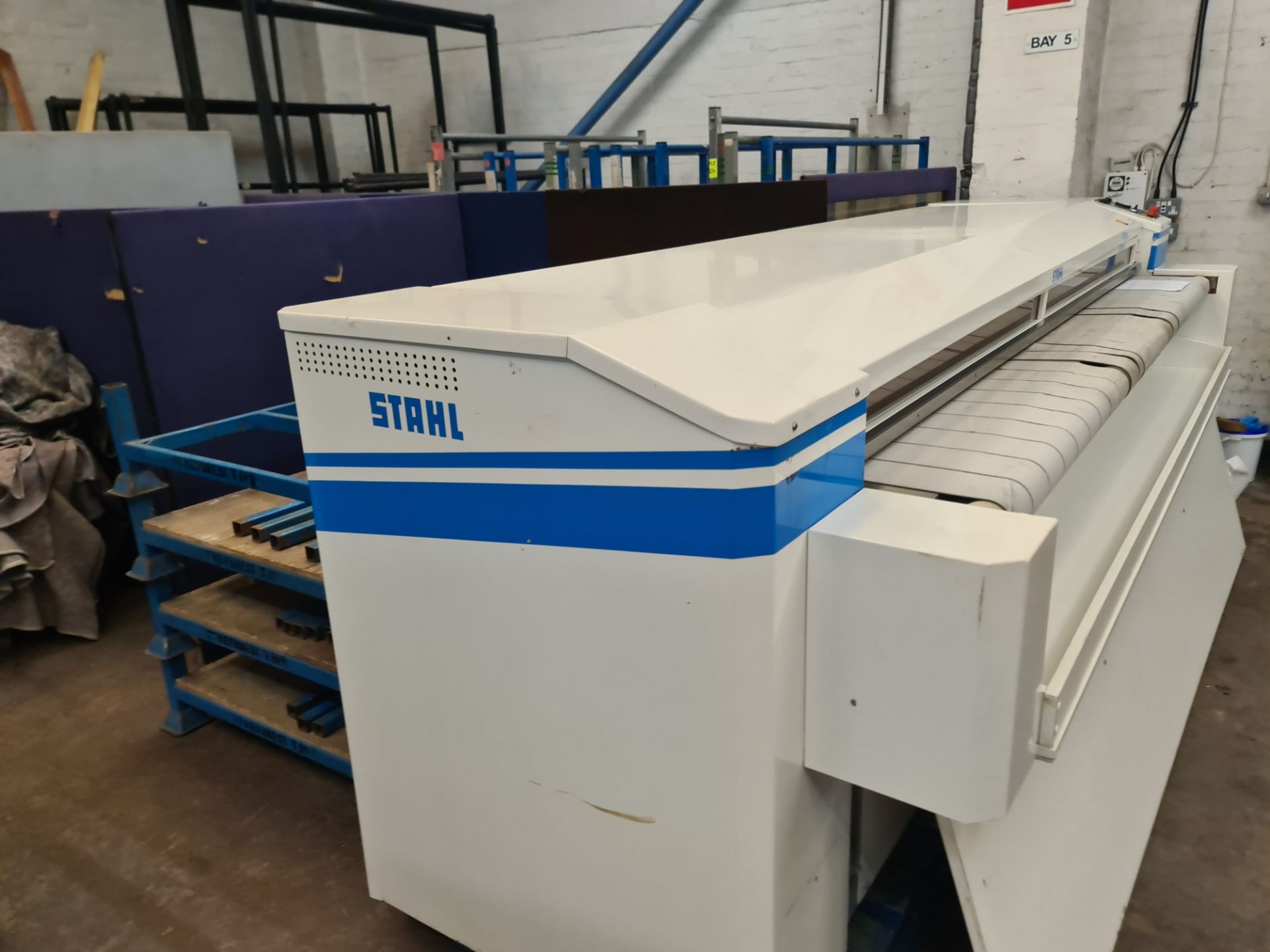 Stahl Super Chest ironing system. 600mm diameter roller, 3 metre width capacity. Understood to hav - Image 24 of 31