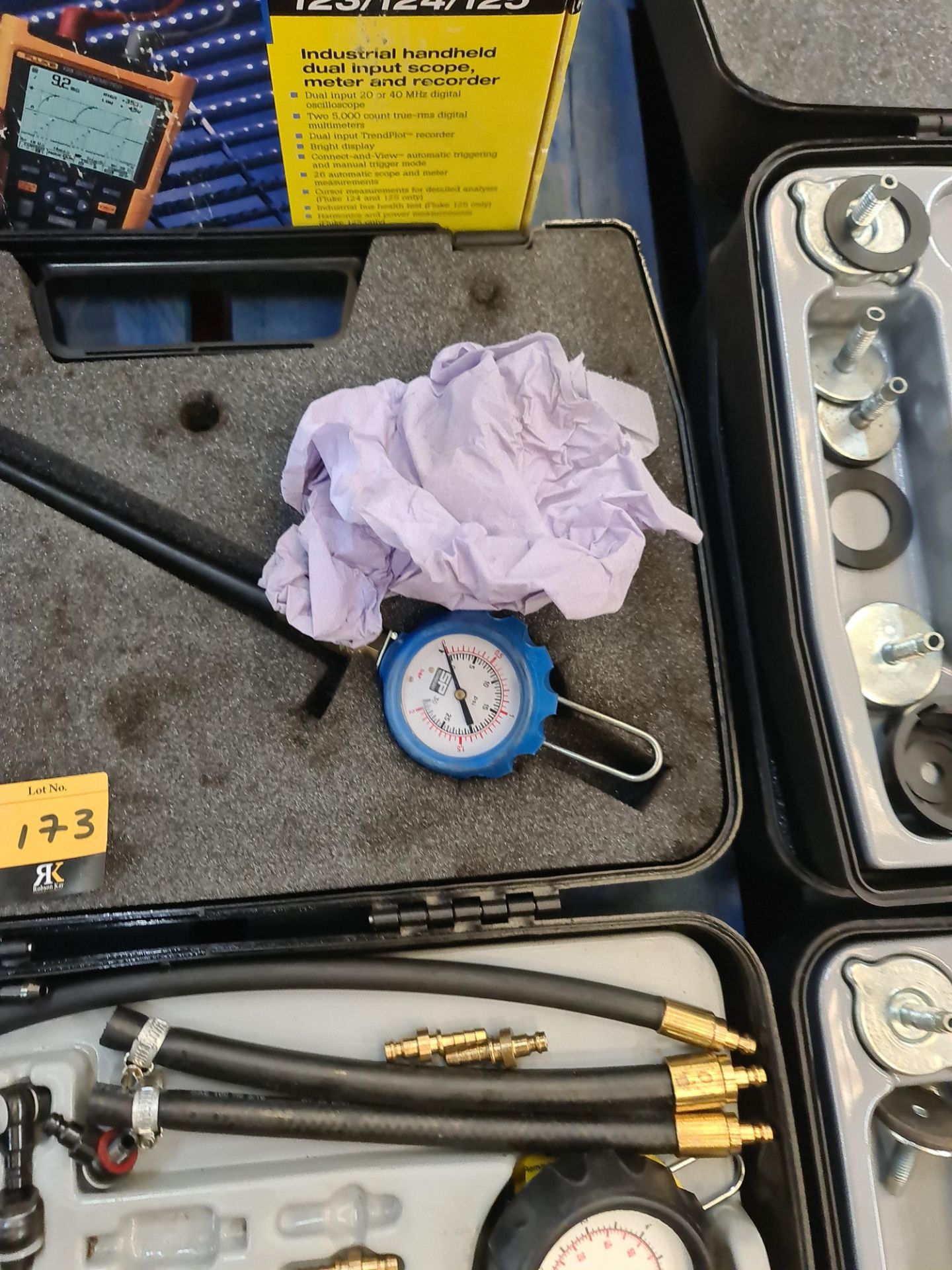 Fuel pressure measurement kit in case with ancillaries - Image 5 of 6