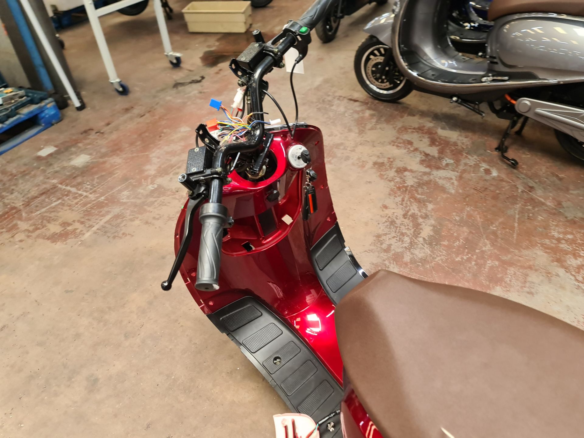 Ultra 5000 electric scooter, Non-runner. Colour: red, 125cc equivalent, 60mph top speed, 60 mile ran - Image 22 of 24