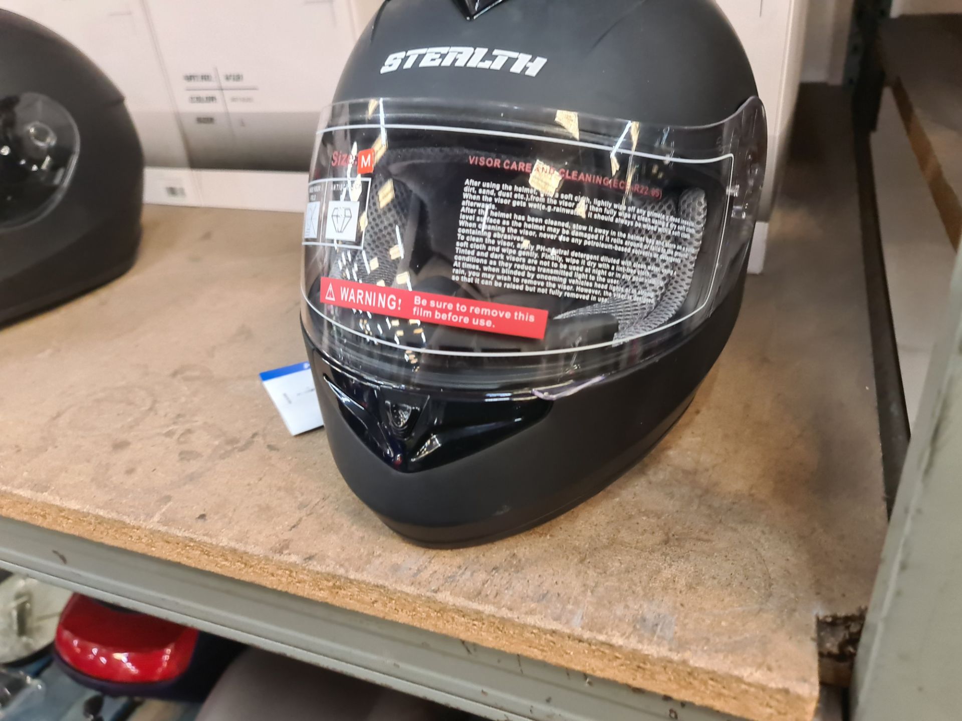 4 off Stealth V121 matt black helmets - 2xM, 2xL - Image 4 of 9