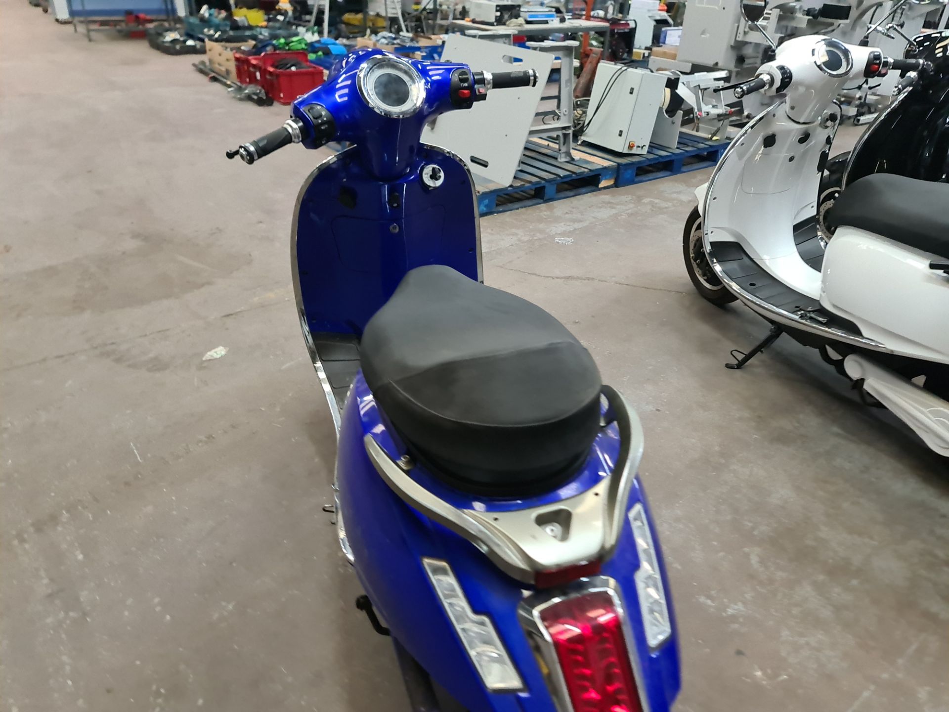 LM70 OCR Ultra 4000 electric scooter, non-runner, Colour: blue, 125cc equivalent, 50mph top speed, 5 - Image 16 of 25
