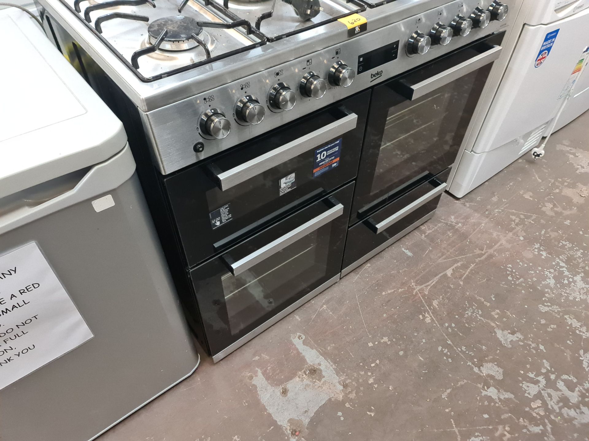 Beko large range oven with a total of 7 hobs - Image 2 of 10