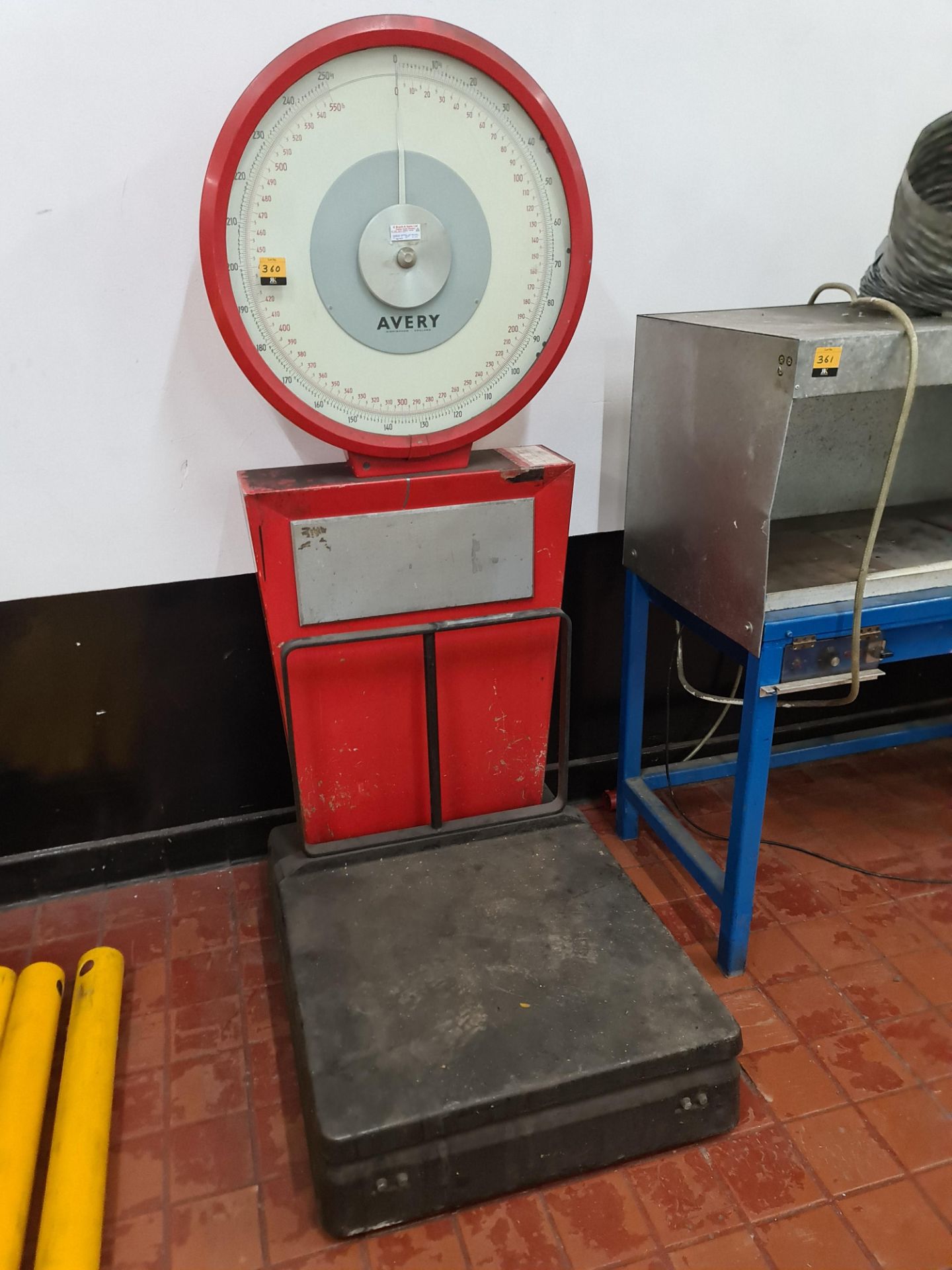 Avery 250kg capacity platform scales