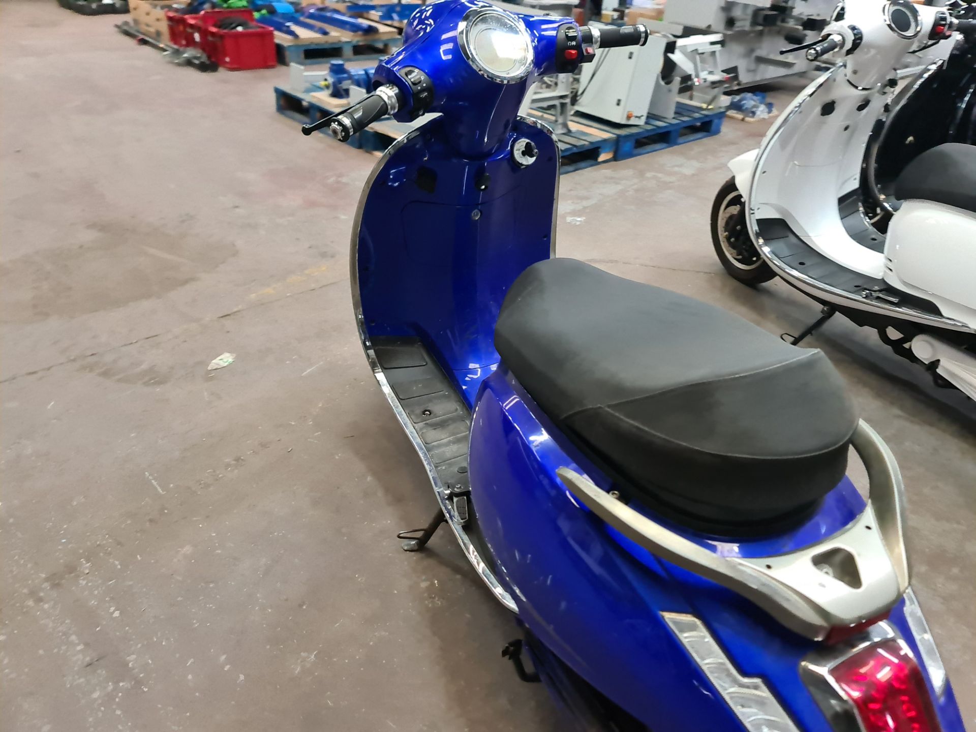 LM70 OCR Ultra 4000 electric scooter, non-runner, Colour: blue, 125cc equivalent, 50mph top speed, 5 - Image 18 of 25