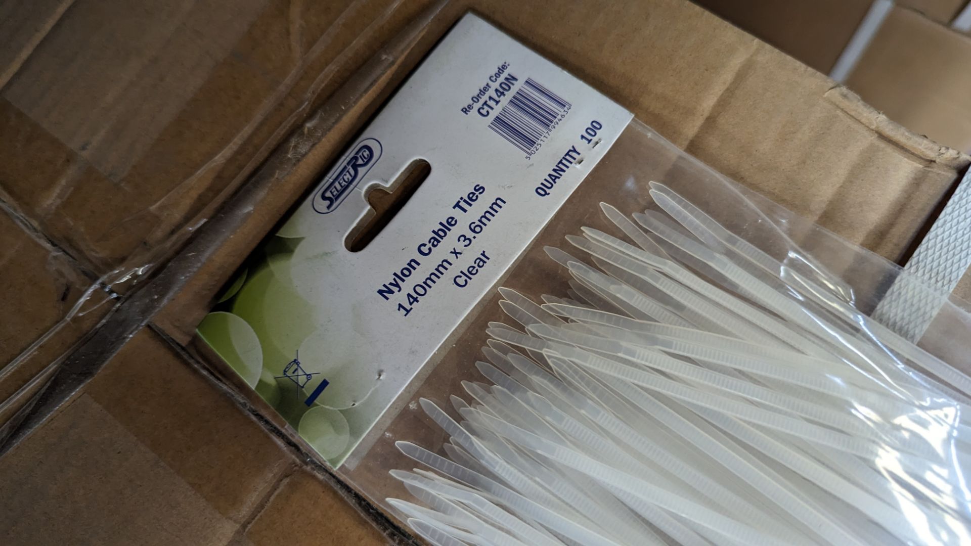 Box of 140mm x 3.6mm clear cable ties - 100 ties per pack. 25,000 ties in the box/lot - Image 4 of 4