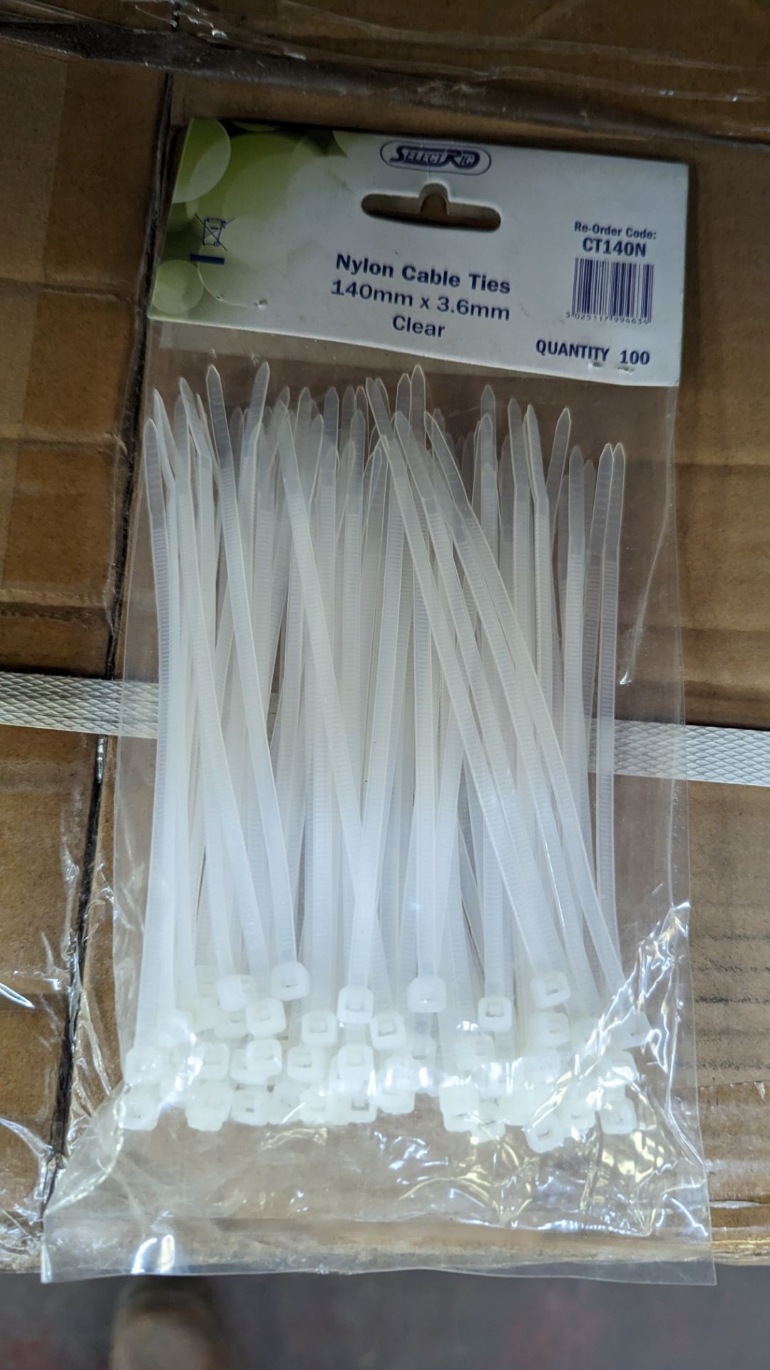 Box of 140mm x 3.6mm clear cable ties - 100 ties per pack. 25,000 ties in the box/lot - Image 3 of 4