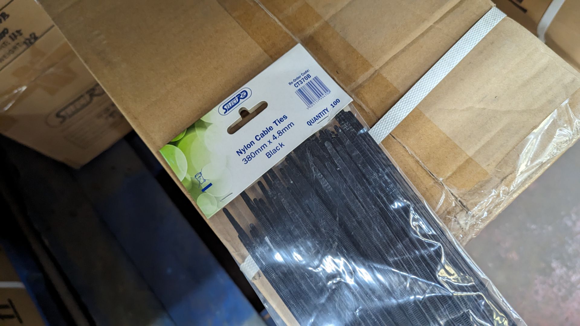 2 boxes of 380mm x 4.8mm black cable ties - 100 ties per pack. 10,000 ties in total, i.e. 5.000 tie - Image 4 of 4