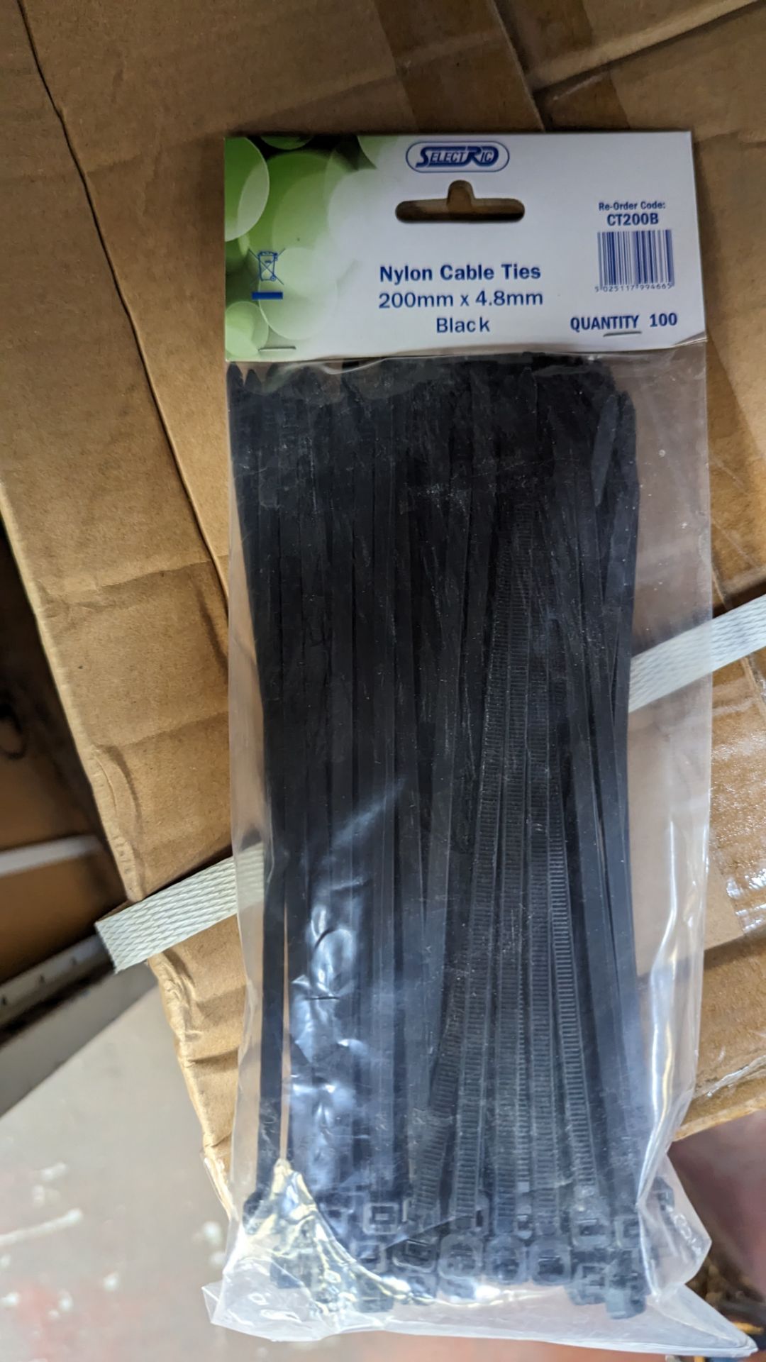 Carton of 200mm x 4.8mm black cable ties - 100 ties per pack. 15,000 ties in the box/lot - Image 4 of 4