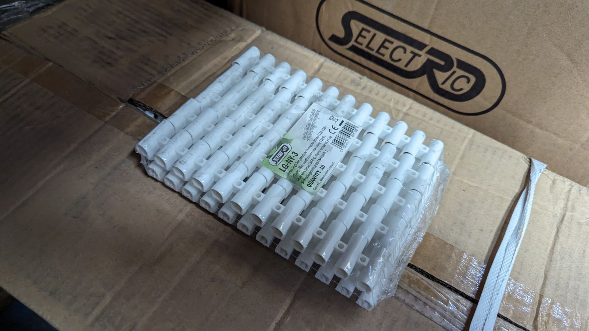 2 boxes (400 pieces total) of Selectric LG-NY-3 nylon high temperature connector strips, 30 amp - Image 4 of 5