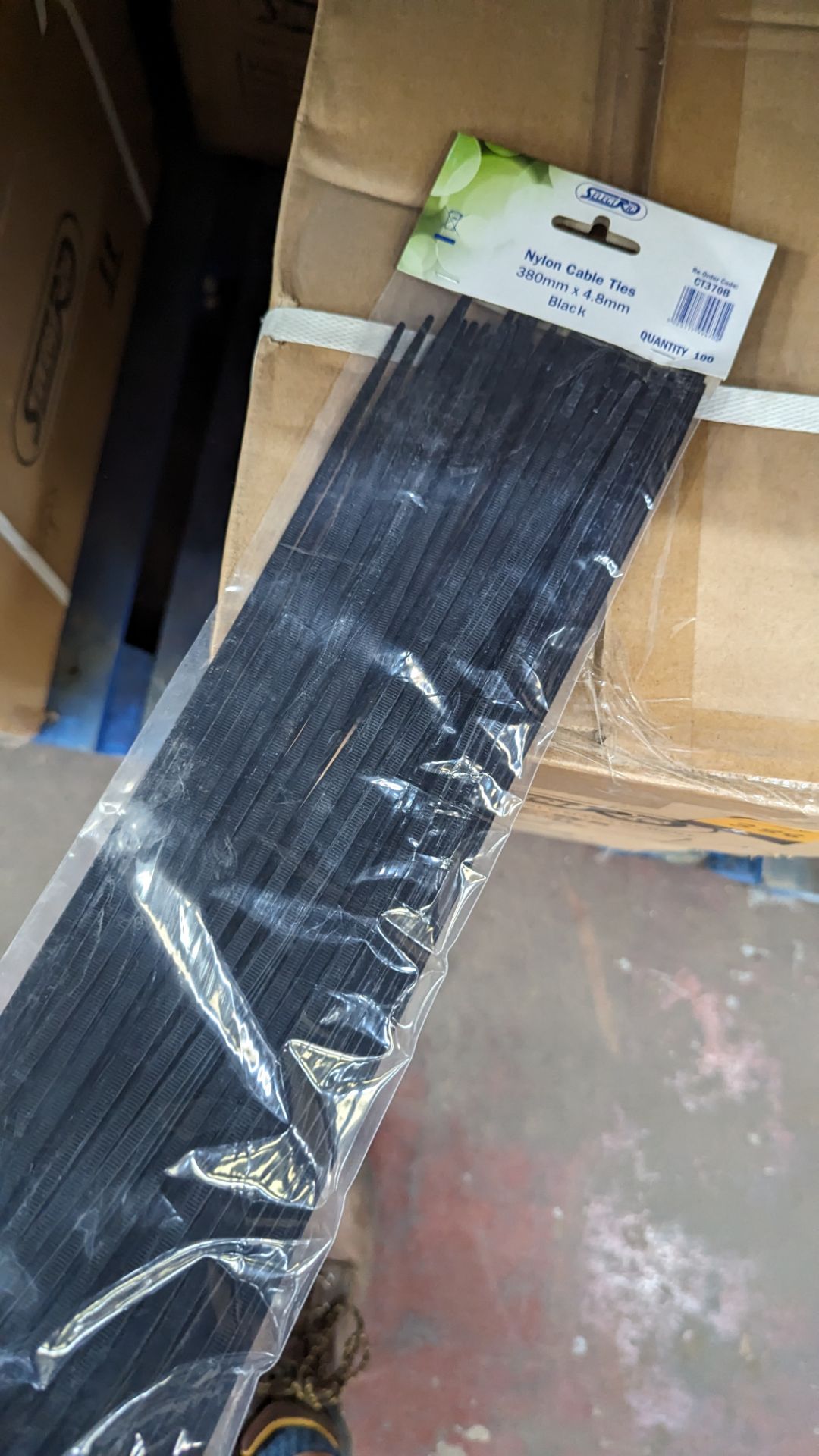 2 boxes of 380mm x 4.8mm black cable ties - 100 ties per pack. 10,000 ties in total, i.e. 5.000 tie - Image 3 of 4