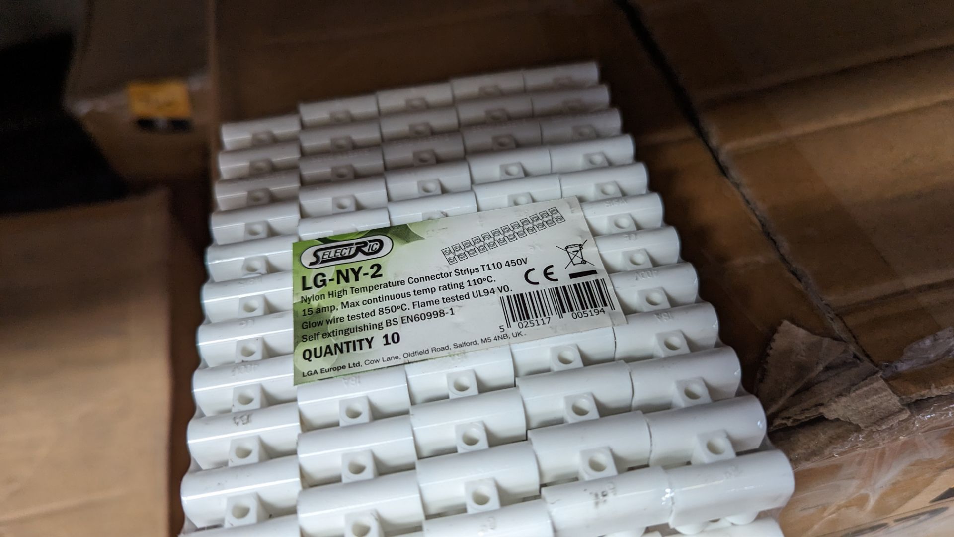 2 boxes (1,000 pieces total) of Selectric LG-NY-2 nylon high temperature connector strips, 15 amp - Image 5 of 5