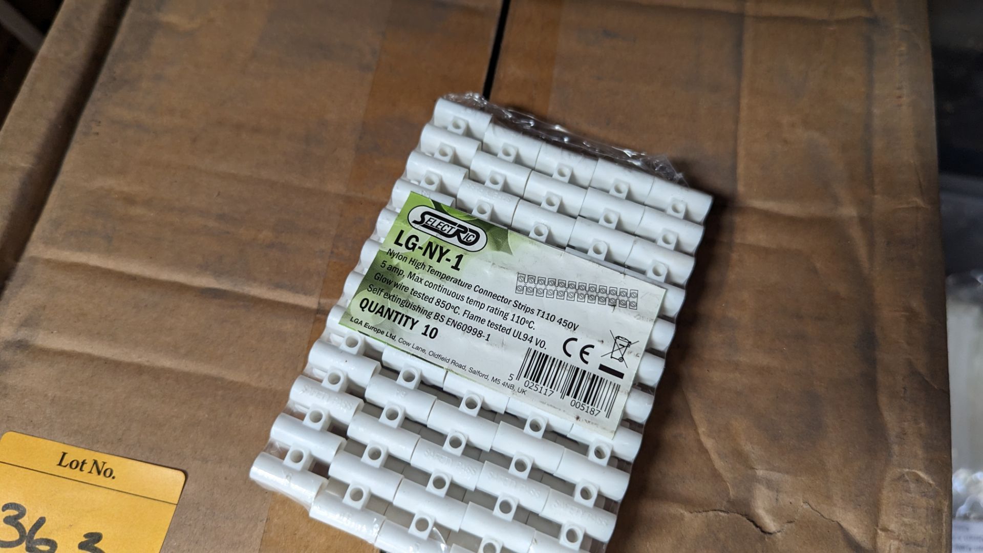 2 boxes (2,000 pieces total) of Selectric LG-NY-1 nylon high temperature connector strips, 5 amp - Image 4 of 4