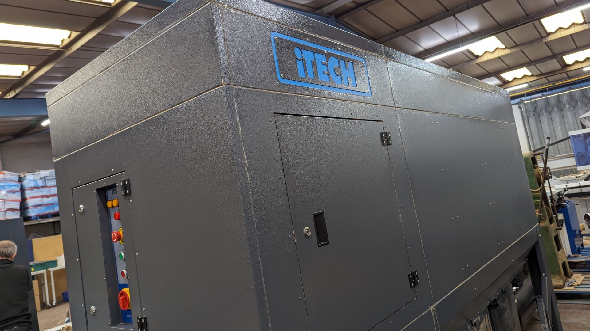 Itech model STK-10000 three bin multi filter extractor. 10-11300 CMH 11KW. This unit incorporates 3 - Image 12 of 16