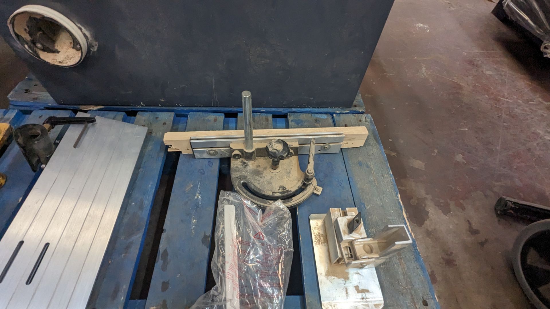 The contents of a pallet of machinery guides & similar - Image 11 of 11