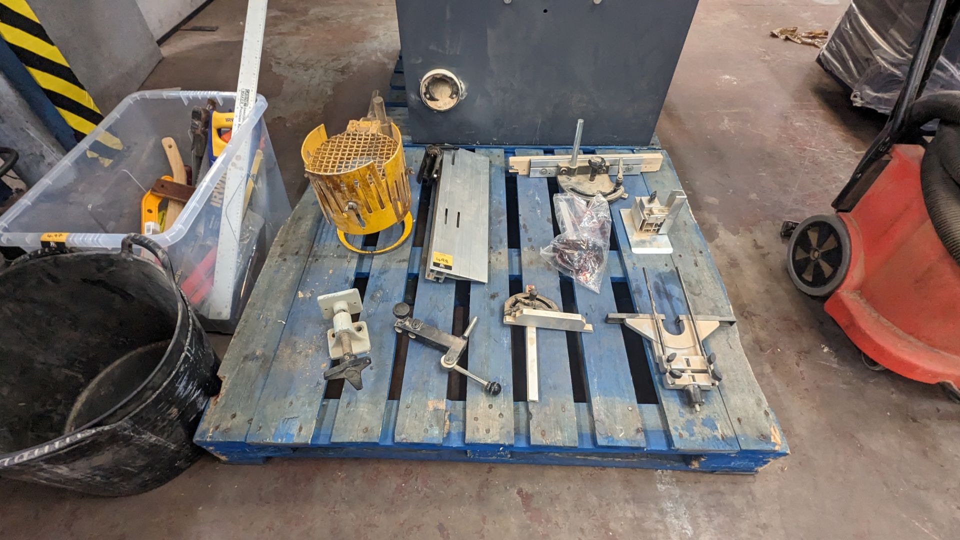 The contents of a pallet of machinery guides & similar - Image 2 of 11
