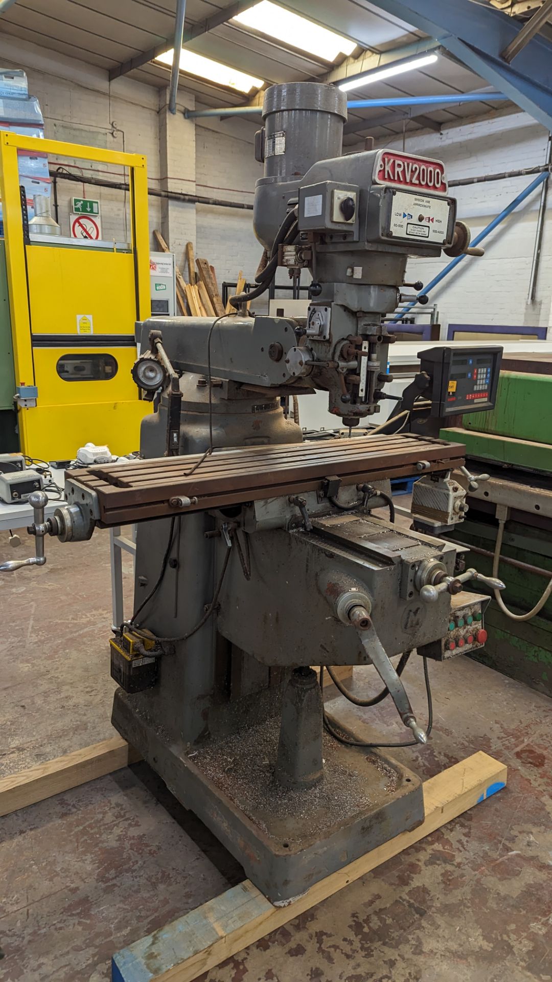 King Rich KRV2000 turret mill with Newall DP7 controls