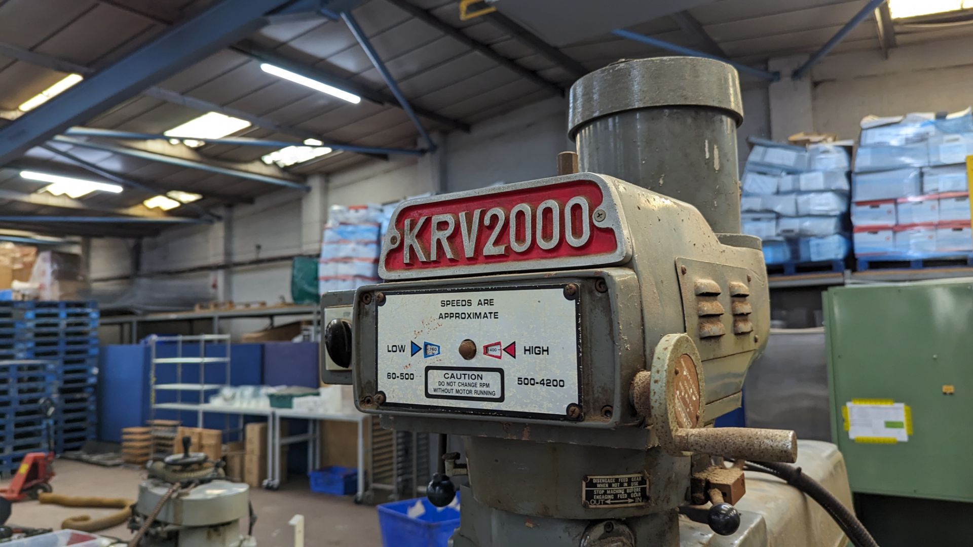 King Rich KRV2000 turret mill with Newall DP7 controls - Image 7 of 13