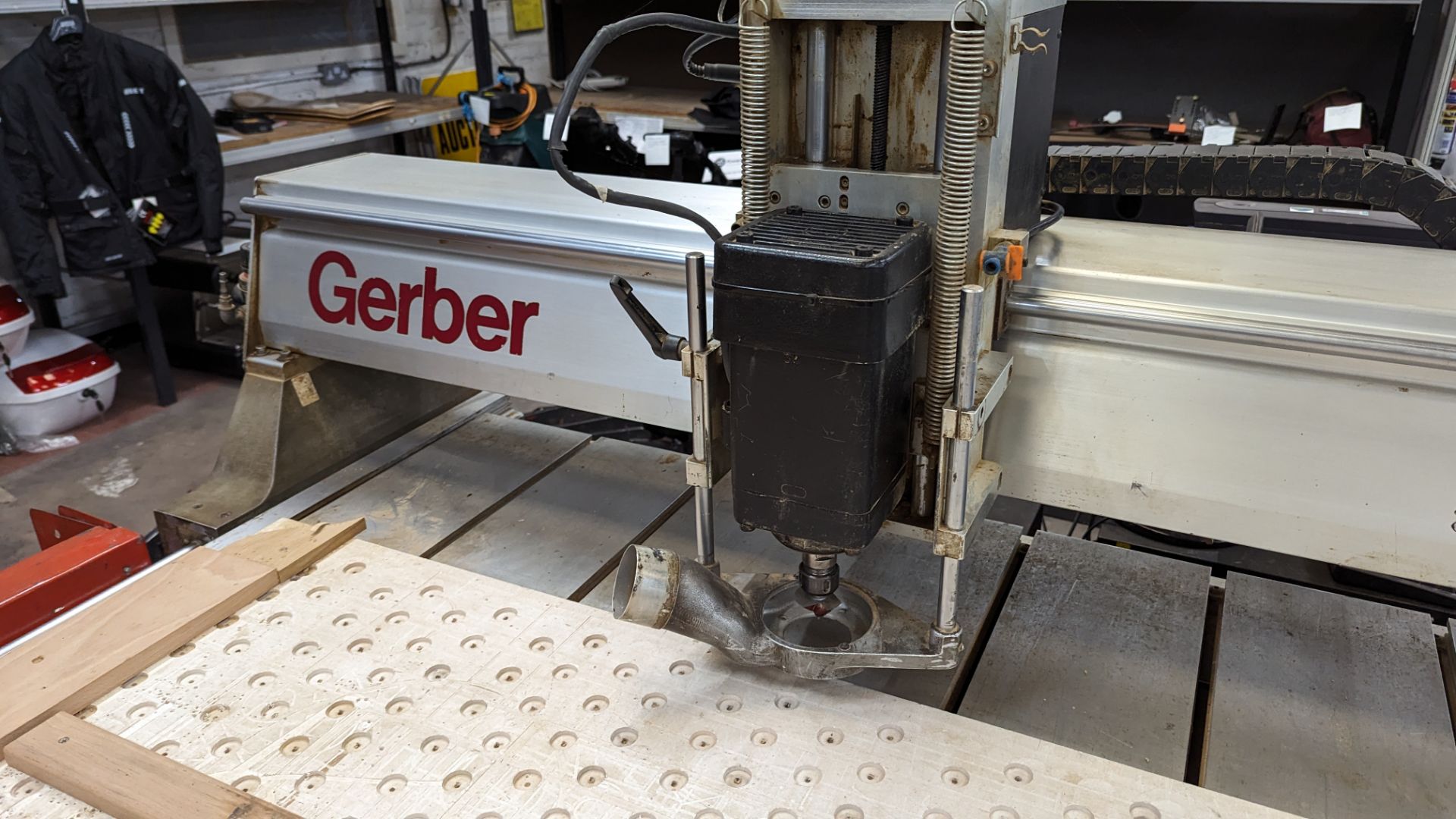 2017 Gerber Sabre router model 404. Includes Gerber controls plus freestanding pumps/motors, cabine - Image 15 of 33