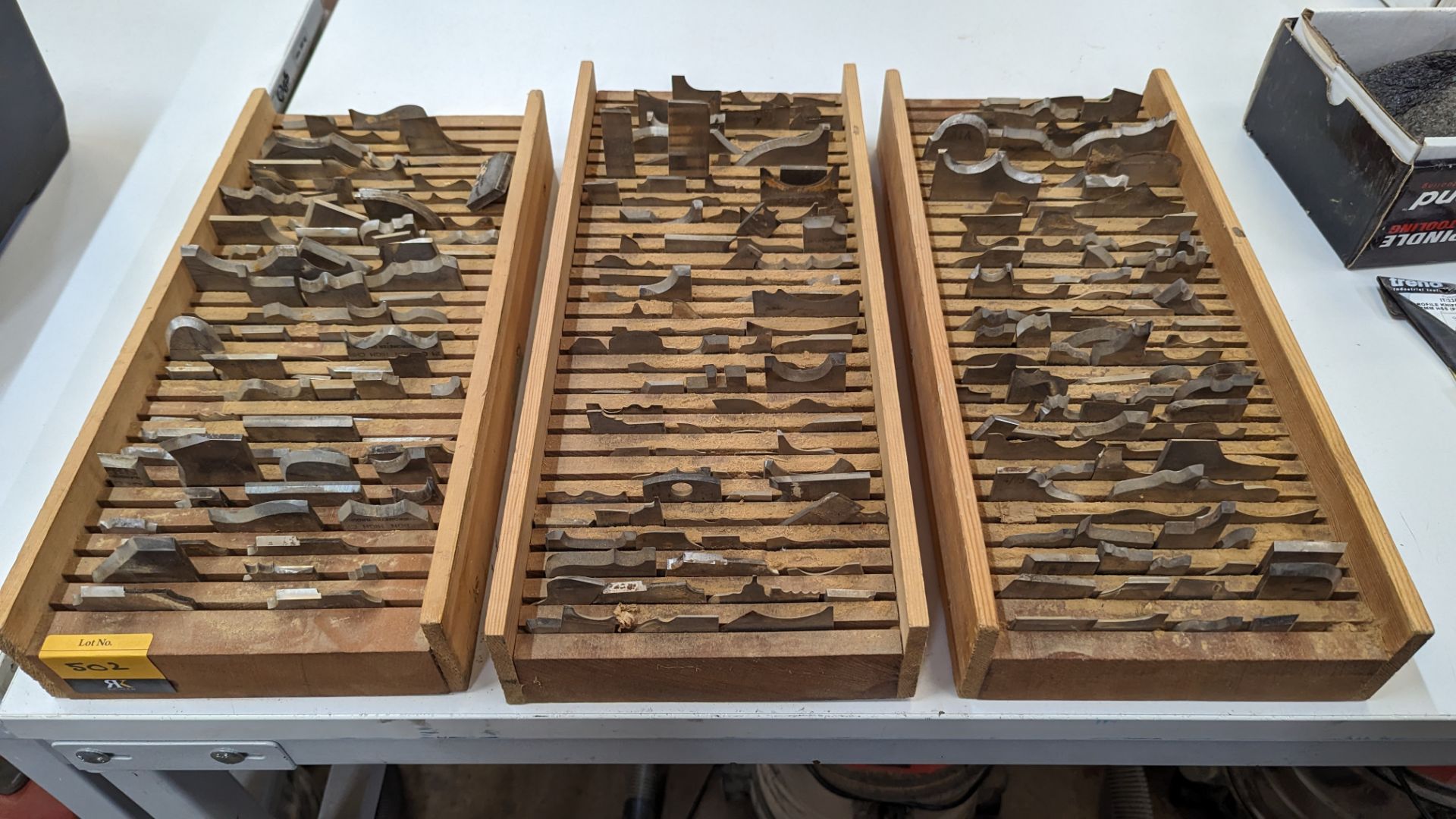 Large quantity of tooling, primarily for spindle moulders - this lot comprises 3 wooden trays & thei - Image 2 of 11