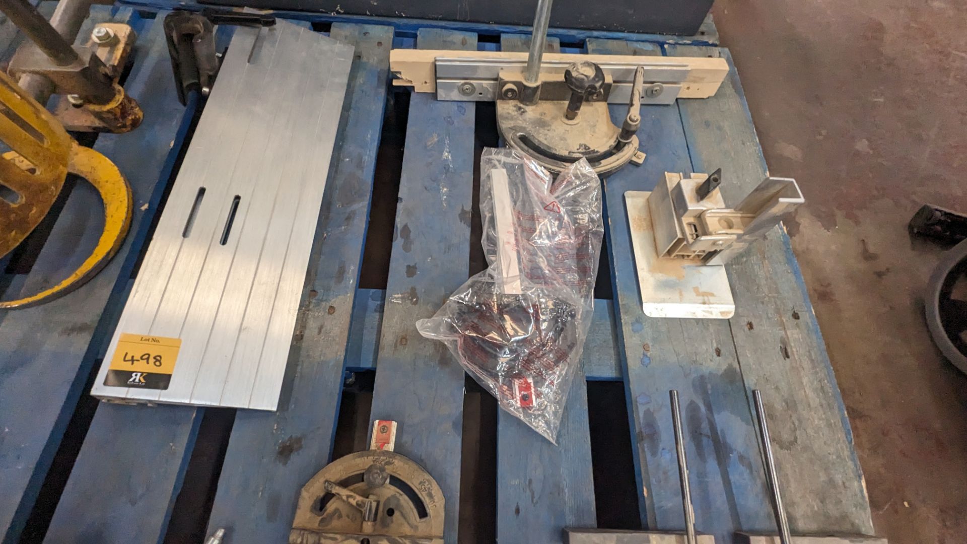 The contents of a pallet of machinery guides & similar - Image 9 of 11